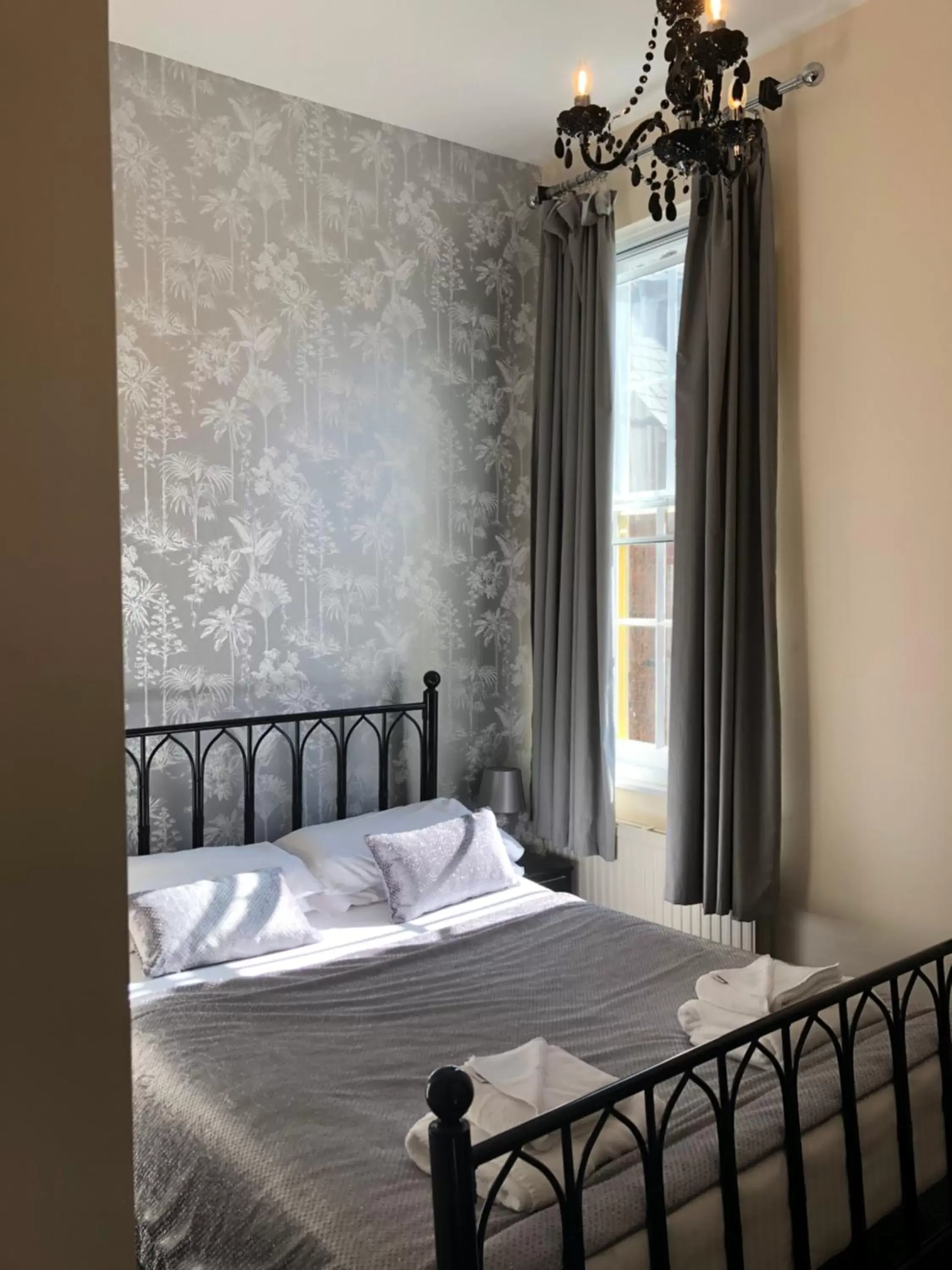 Small Double Room - single occupancy in The Dorset Small Double Room - single occupancy in The Dorset