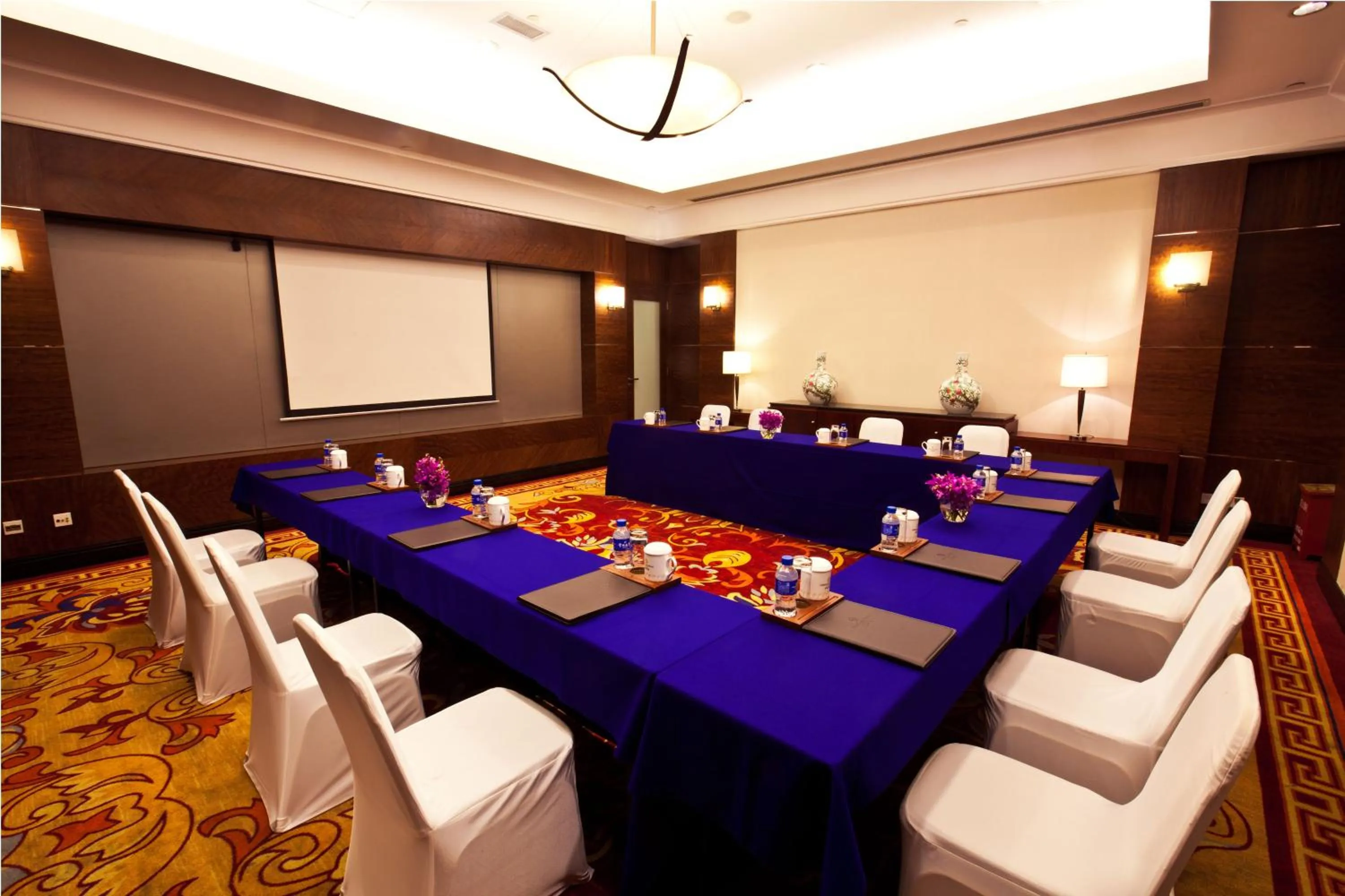 Business facilities in Green Lake Hotel