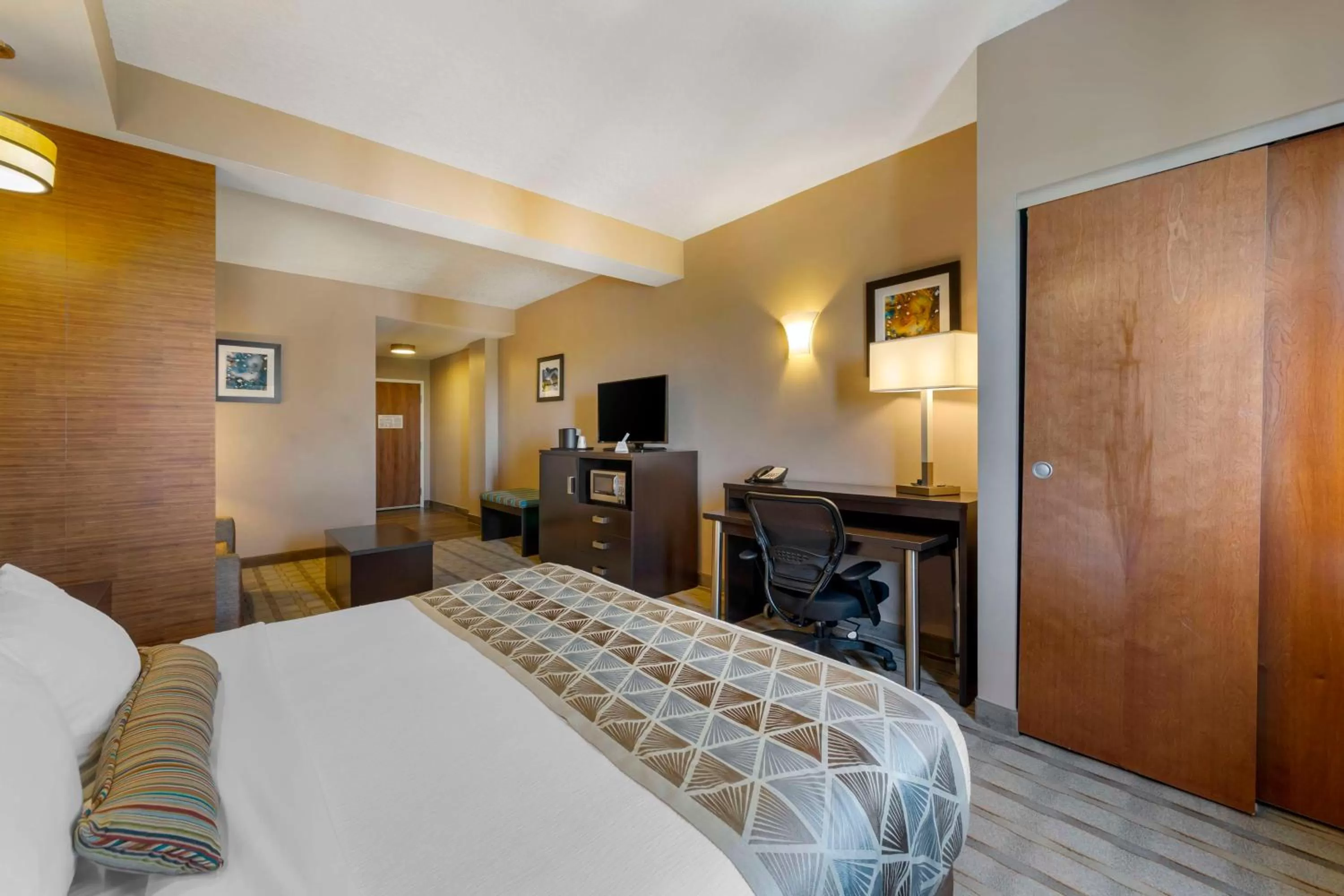 Bedroom, Bed in Best Western Plus Miami Executive Airport Hotel and Suites