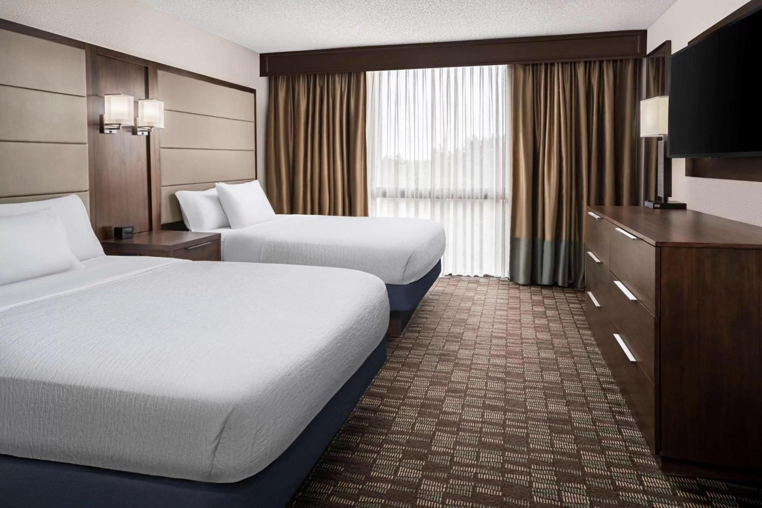 Bedroom, Bed in Embassy Suites by Hilton Nashville Airport