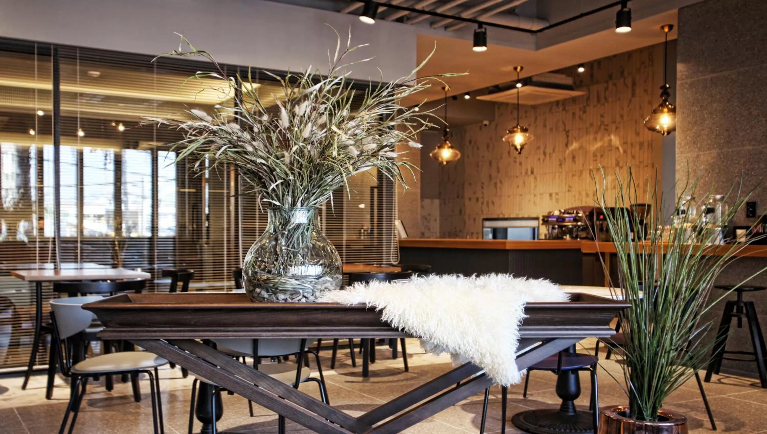 Restaurant/places to eat in Bay Hound Hotel