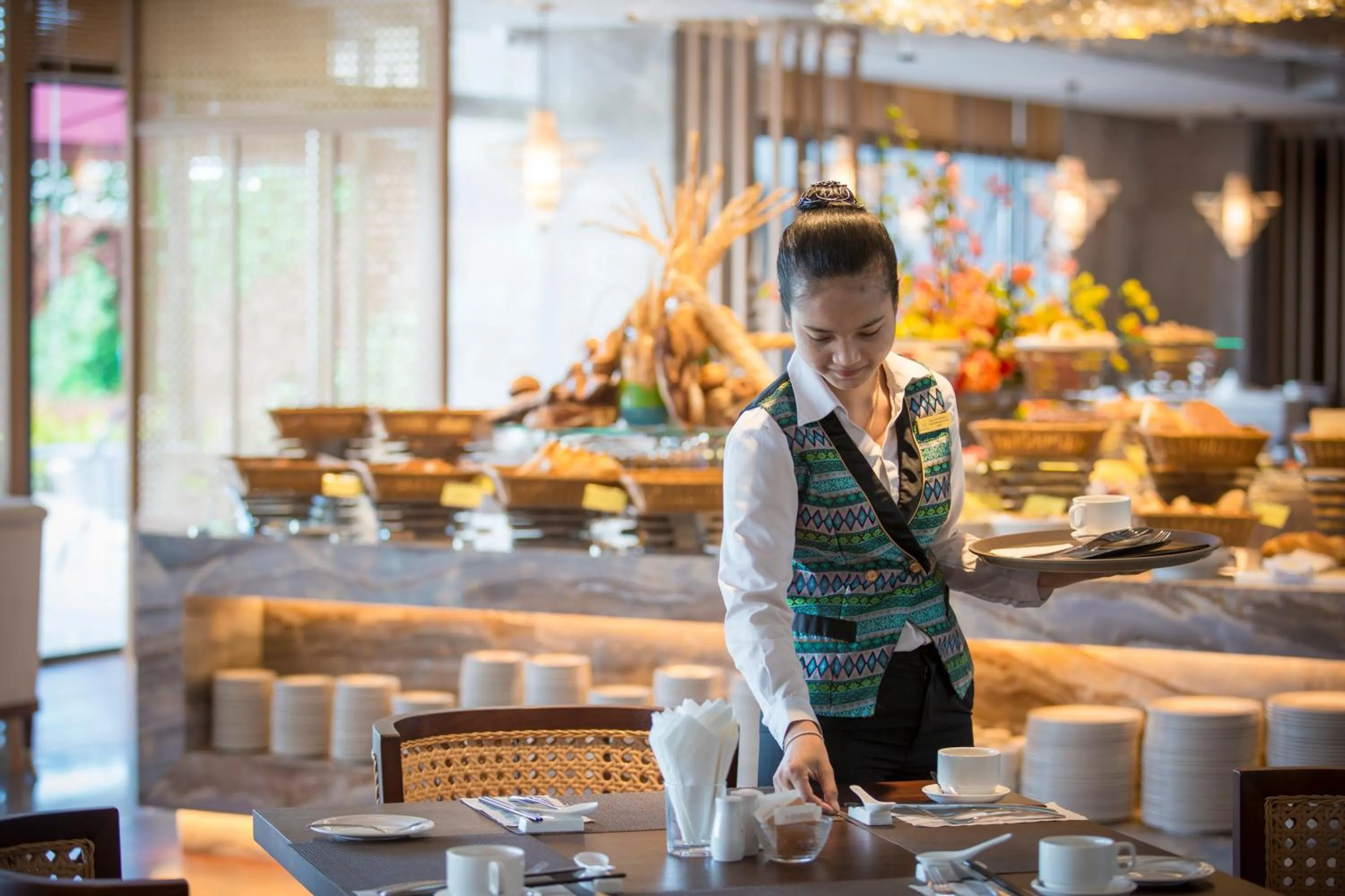 Restaurant/Places to Eat in Sunshine Bay Hotel