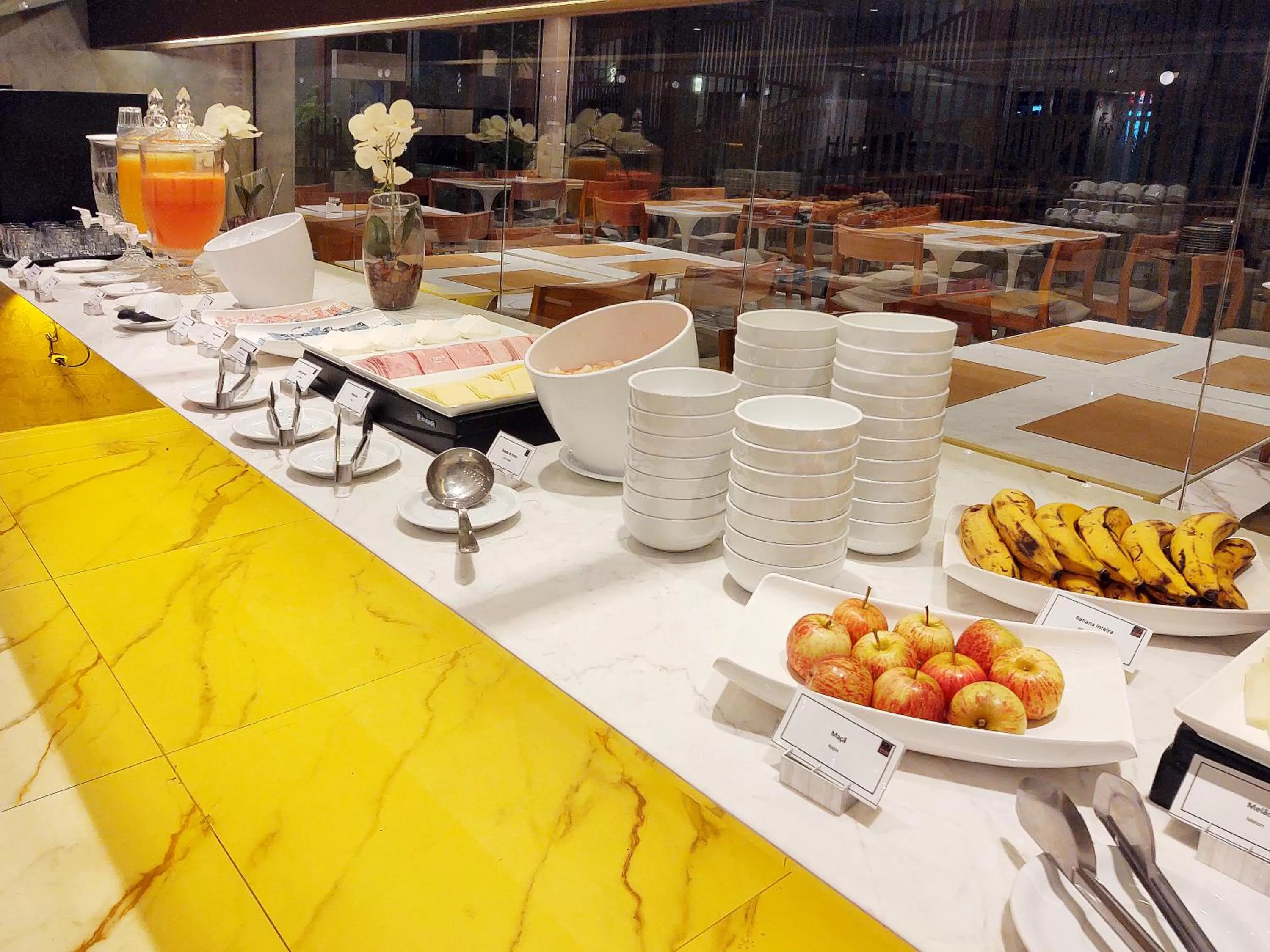 Restaurant/places to eat in Lets Idea Brasília Hotel