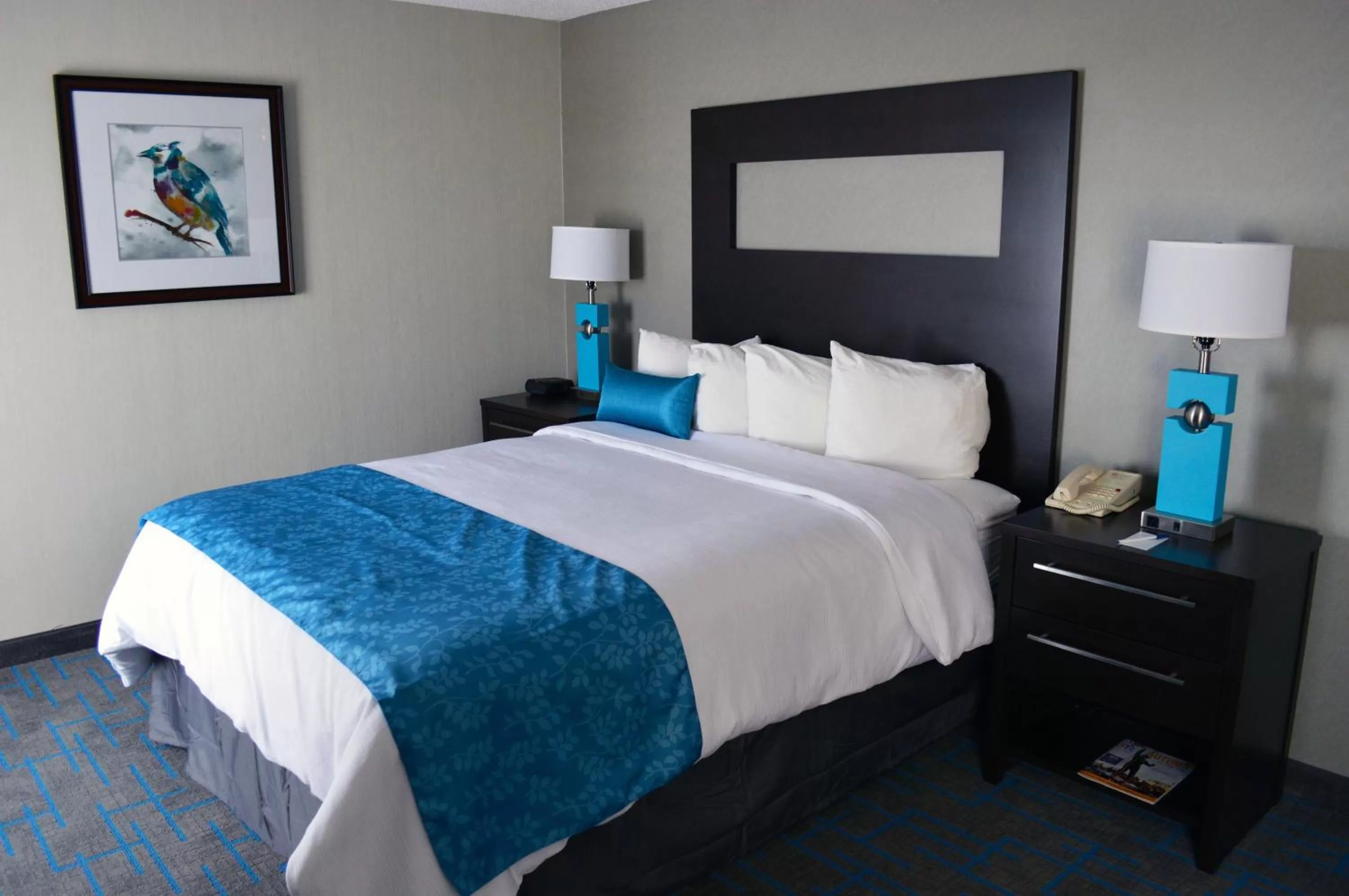 Photo of the whole room, Bed in Holiday Inn & Suites Syracuse Airport - Liverpool by IHG