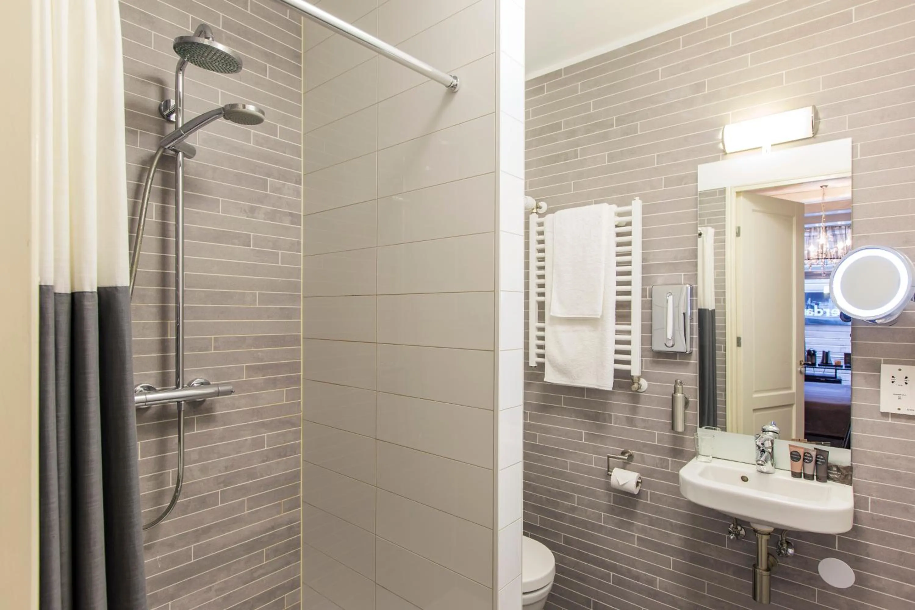 Bathroom in Grand Canal Boutique Hotel