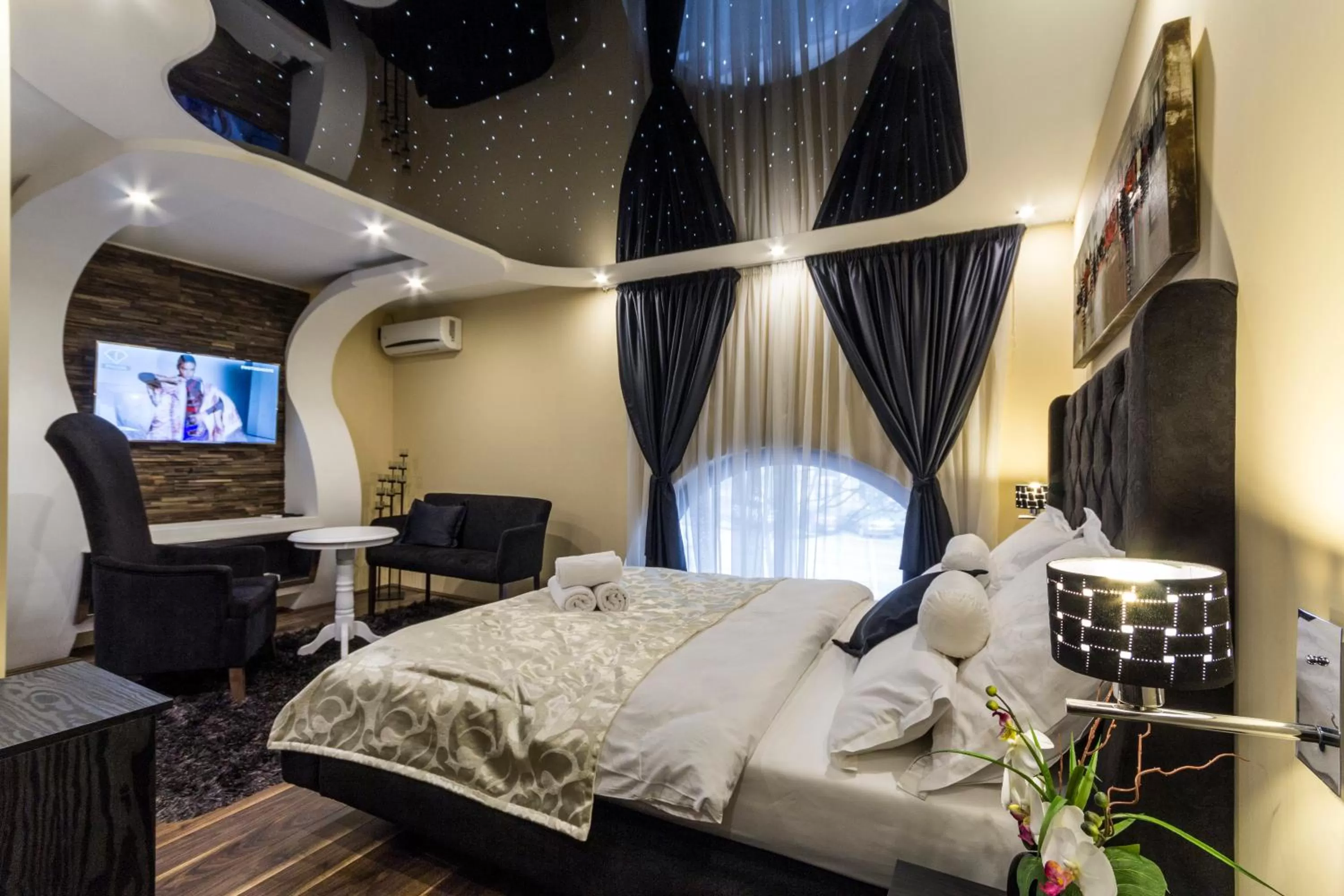 Bed in Madison - Square Sava