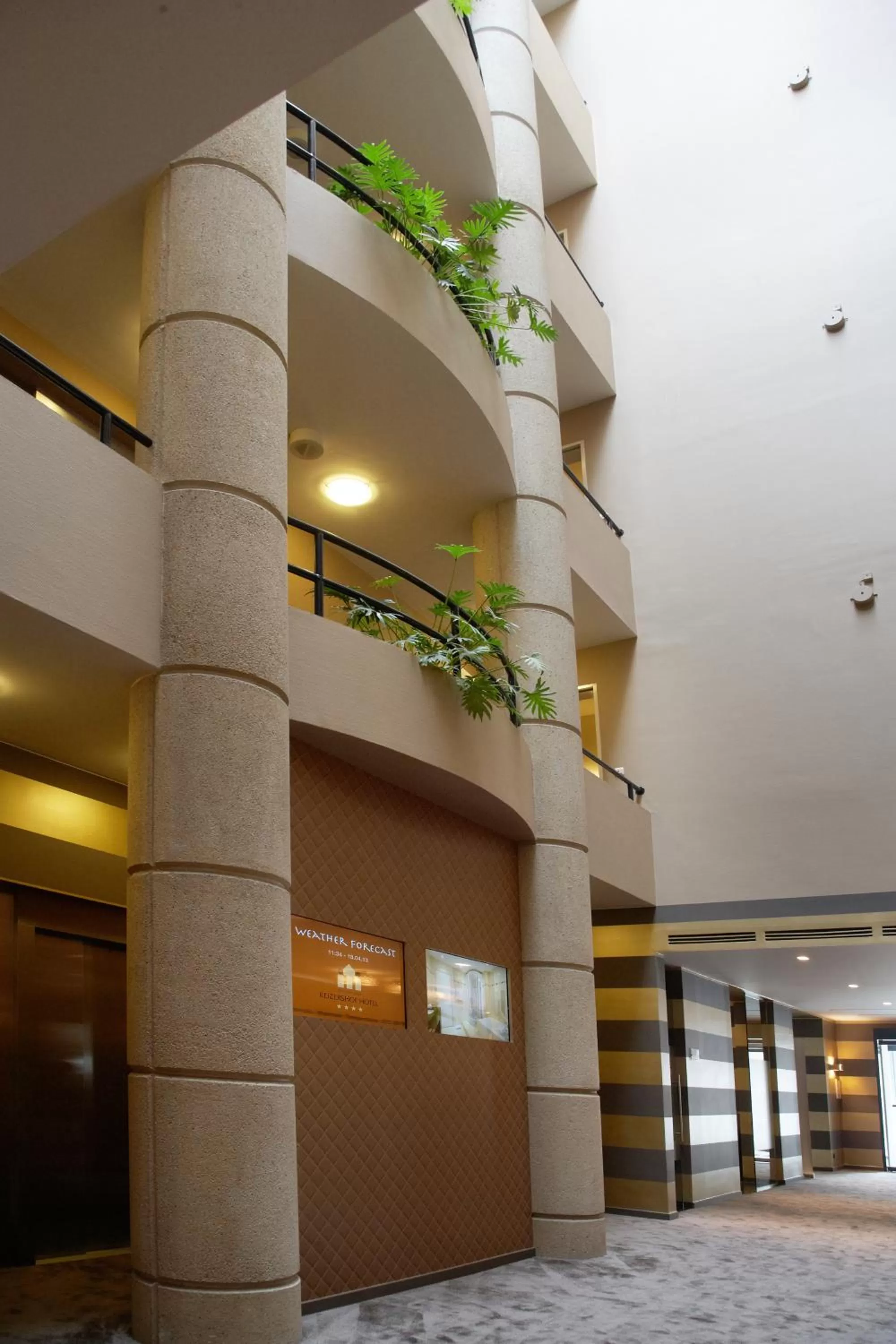 Lobby or reception in Keizershof Hotel Aalst