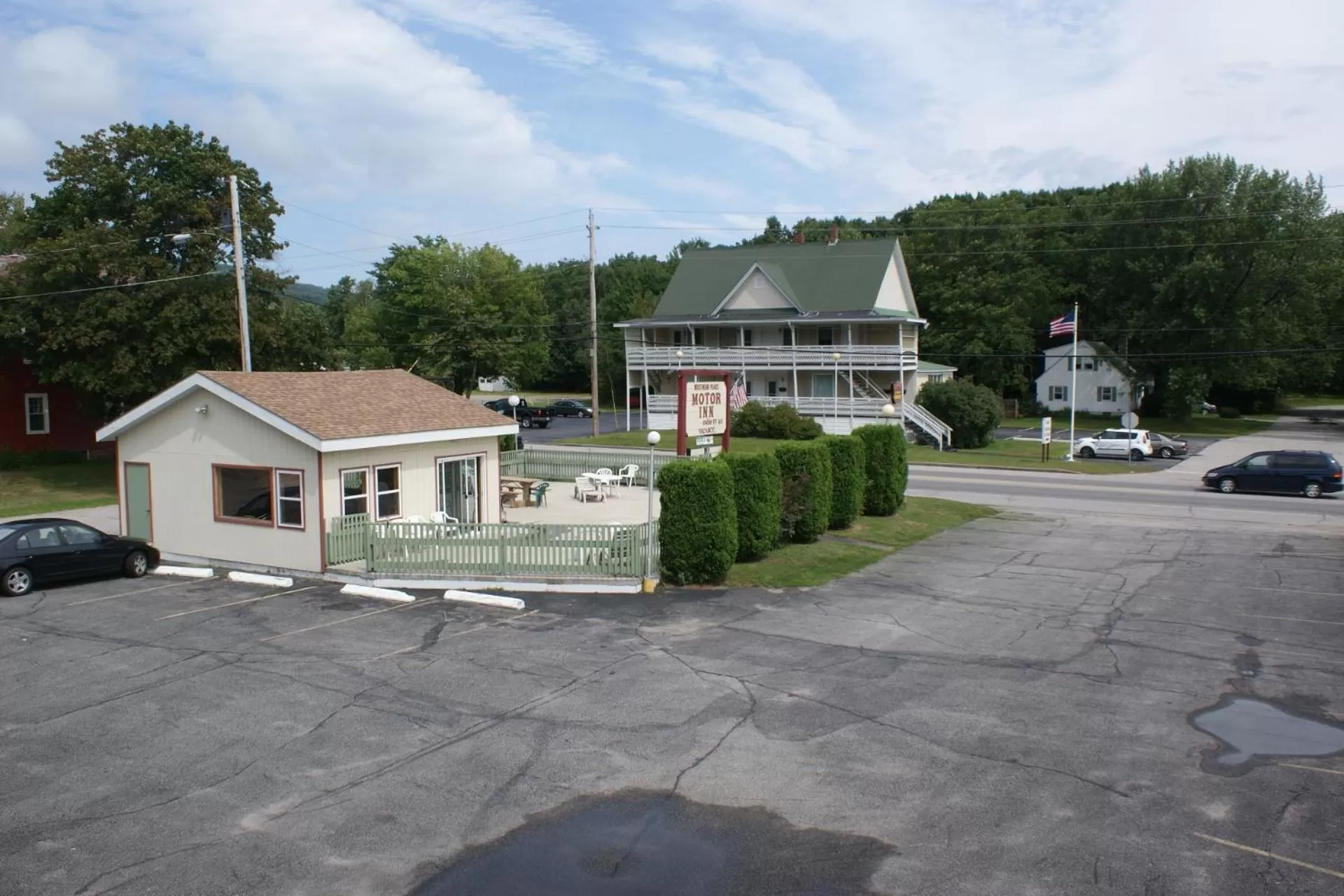 Property building in Northern Peaks Motor Inn