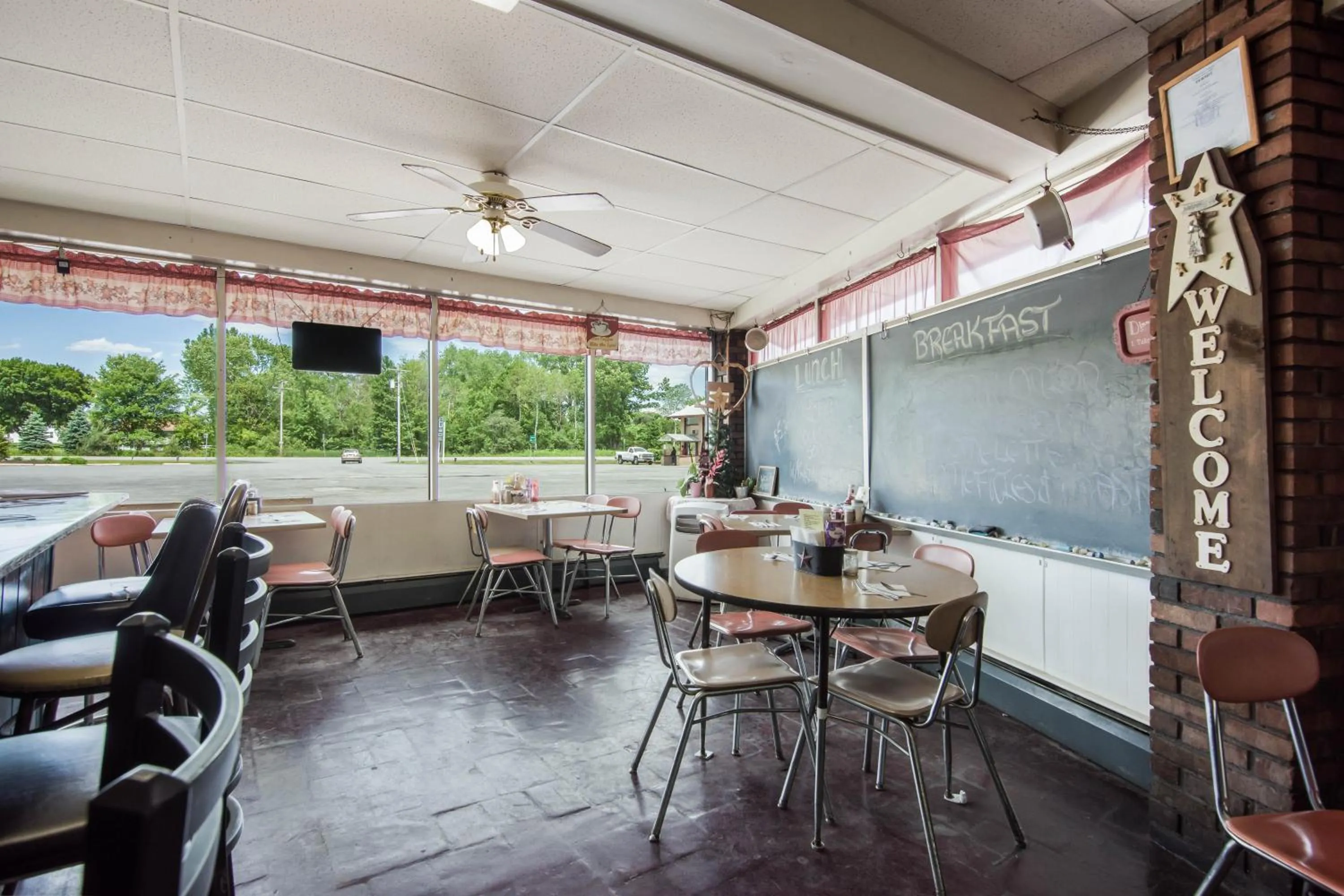 Restaurant/places to eat in Knights Inn Amsterdam