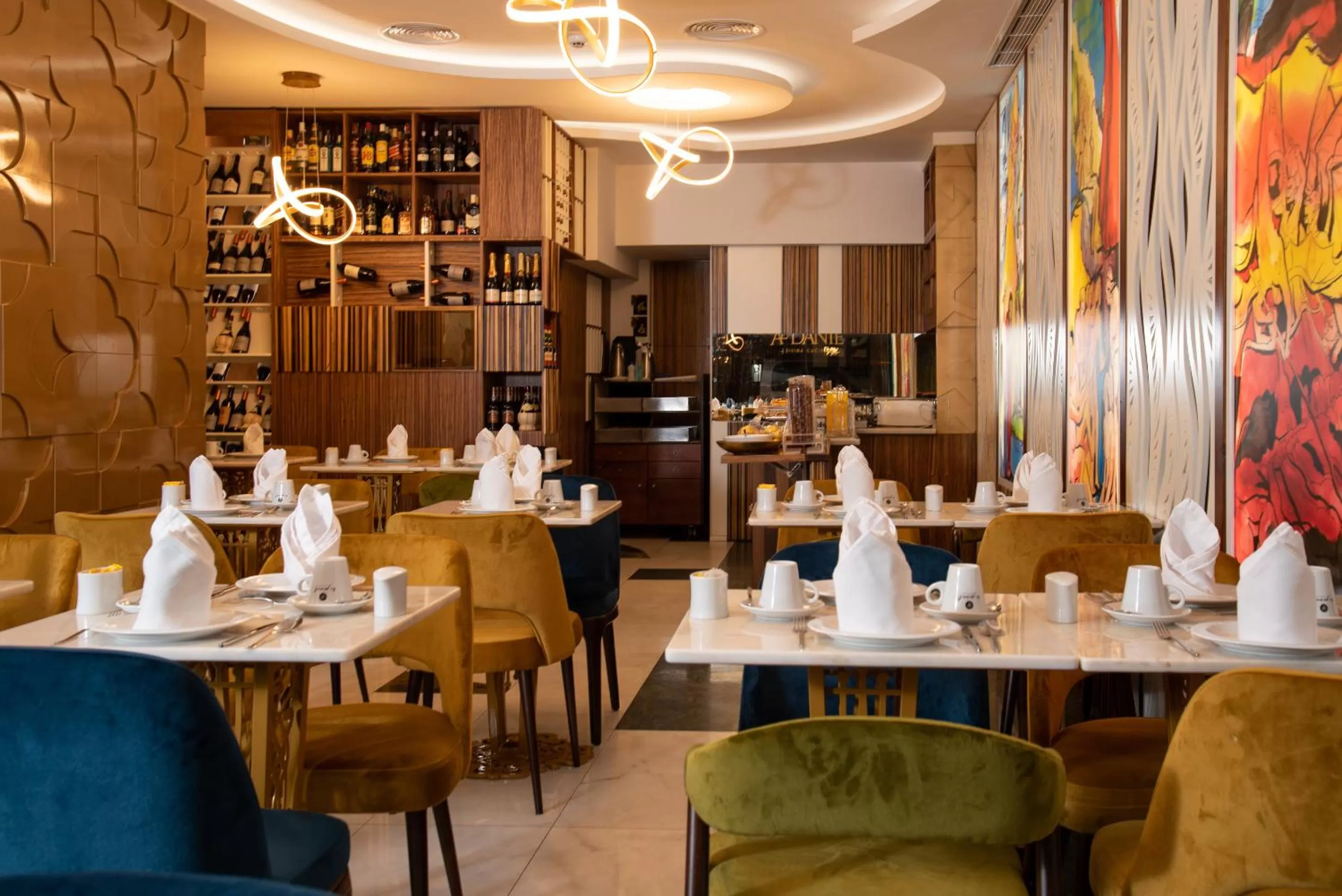 Restaurant/places to eat in Be Poet Baixa Hotel