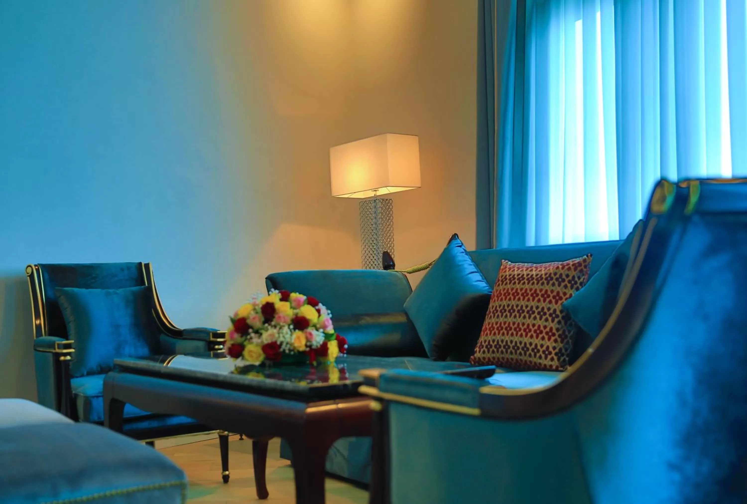 Living room in Swiss Inn Nexus Hotel