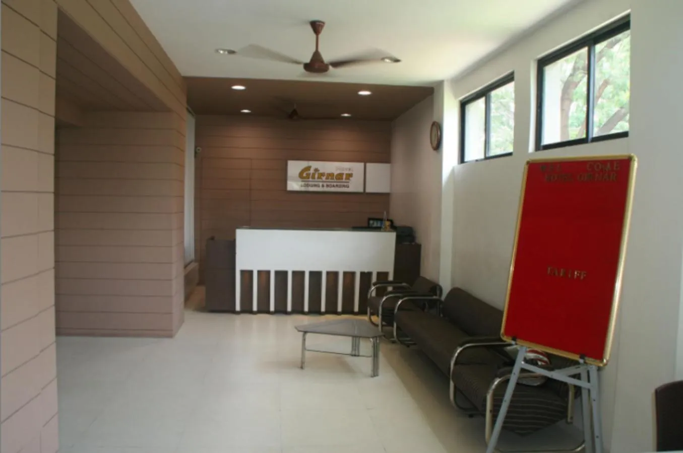 Lobby or reception in Hotel Girnar