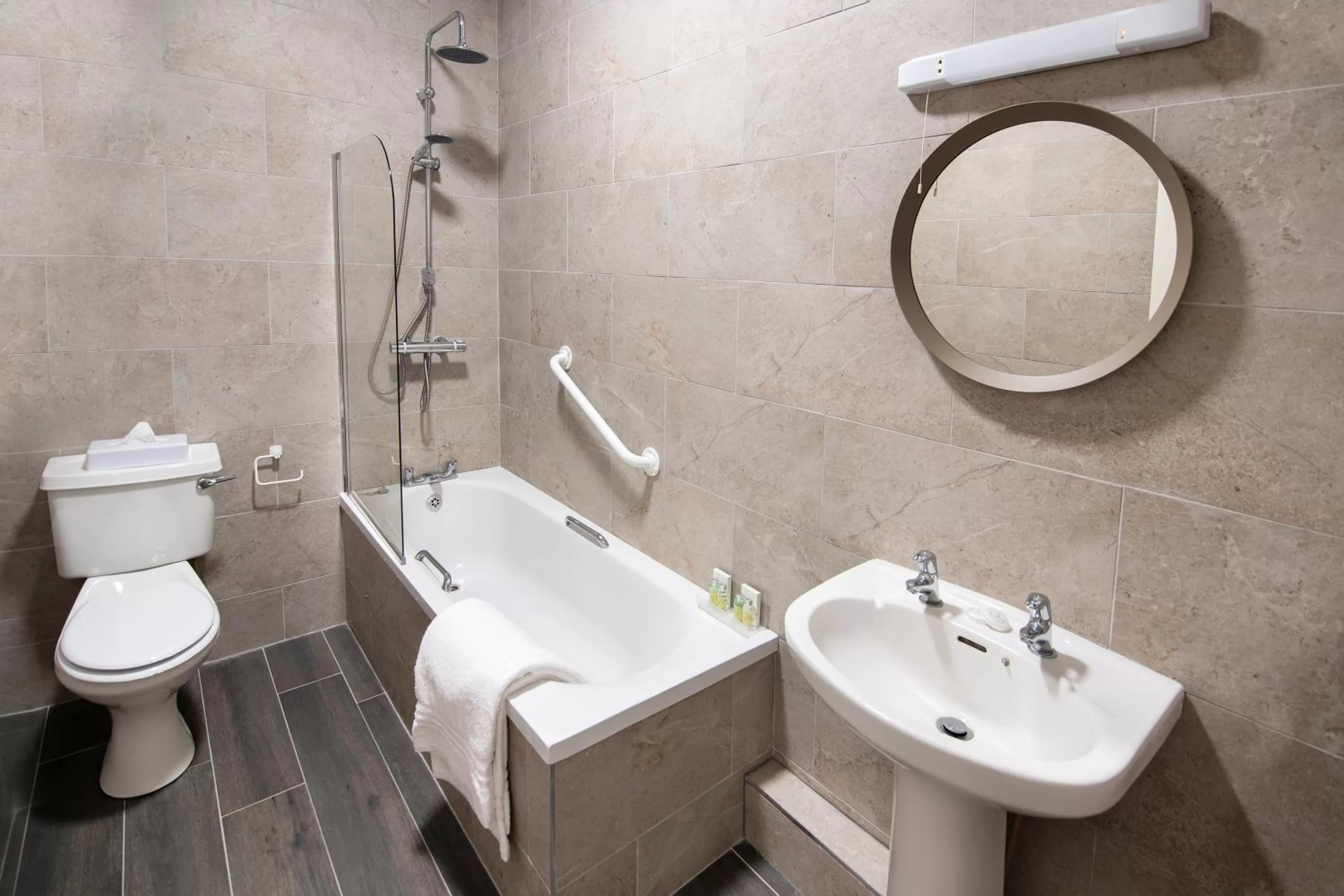 Bathroom in Kildare House Hotel