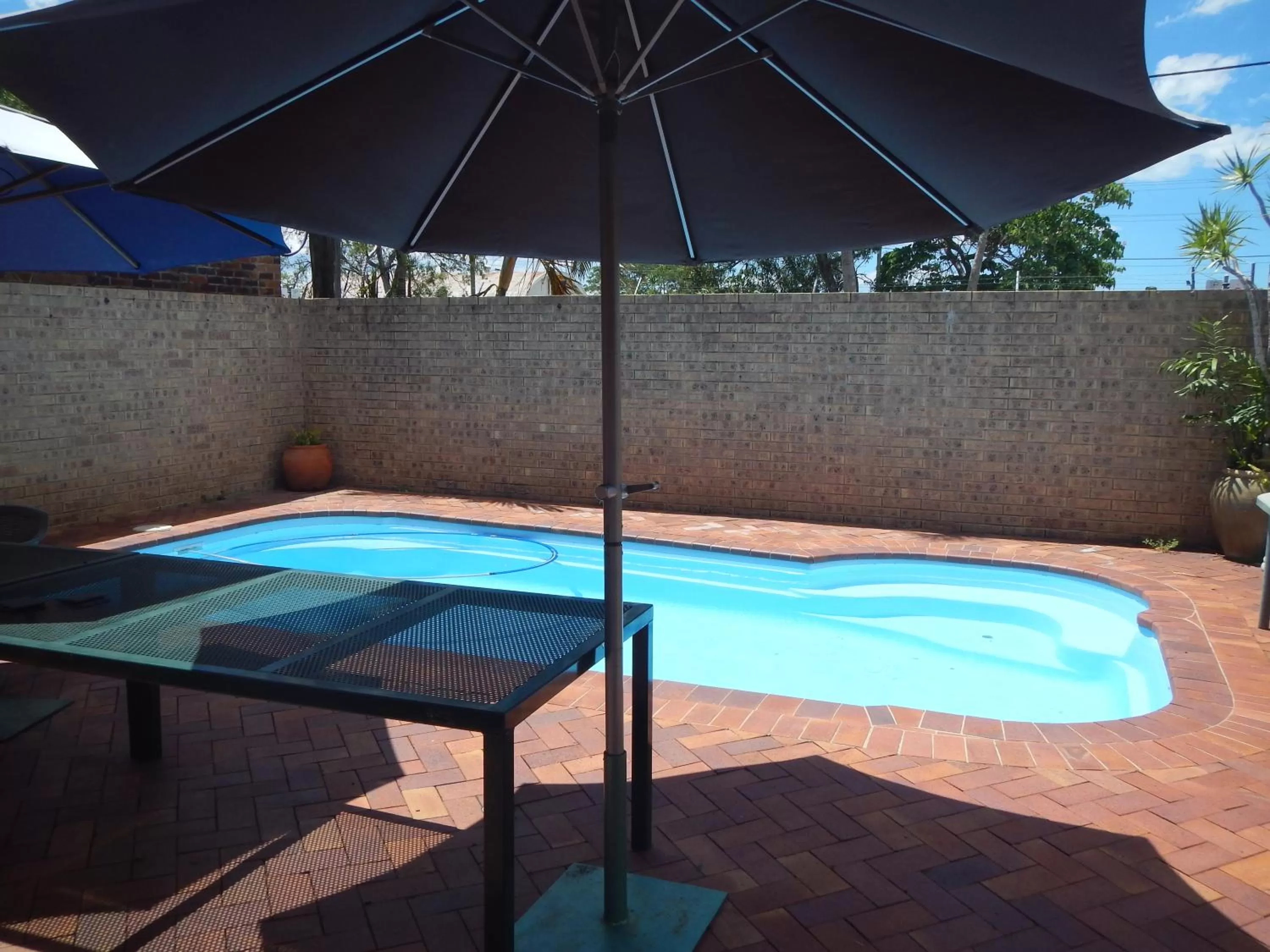Swimming pool in Matilda Motel