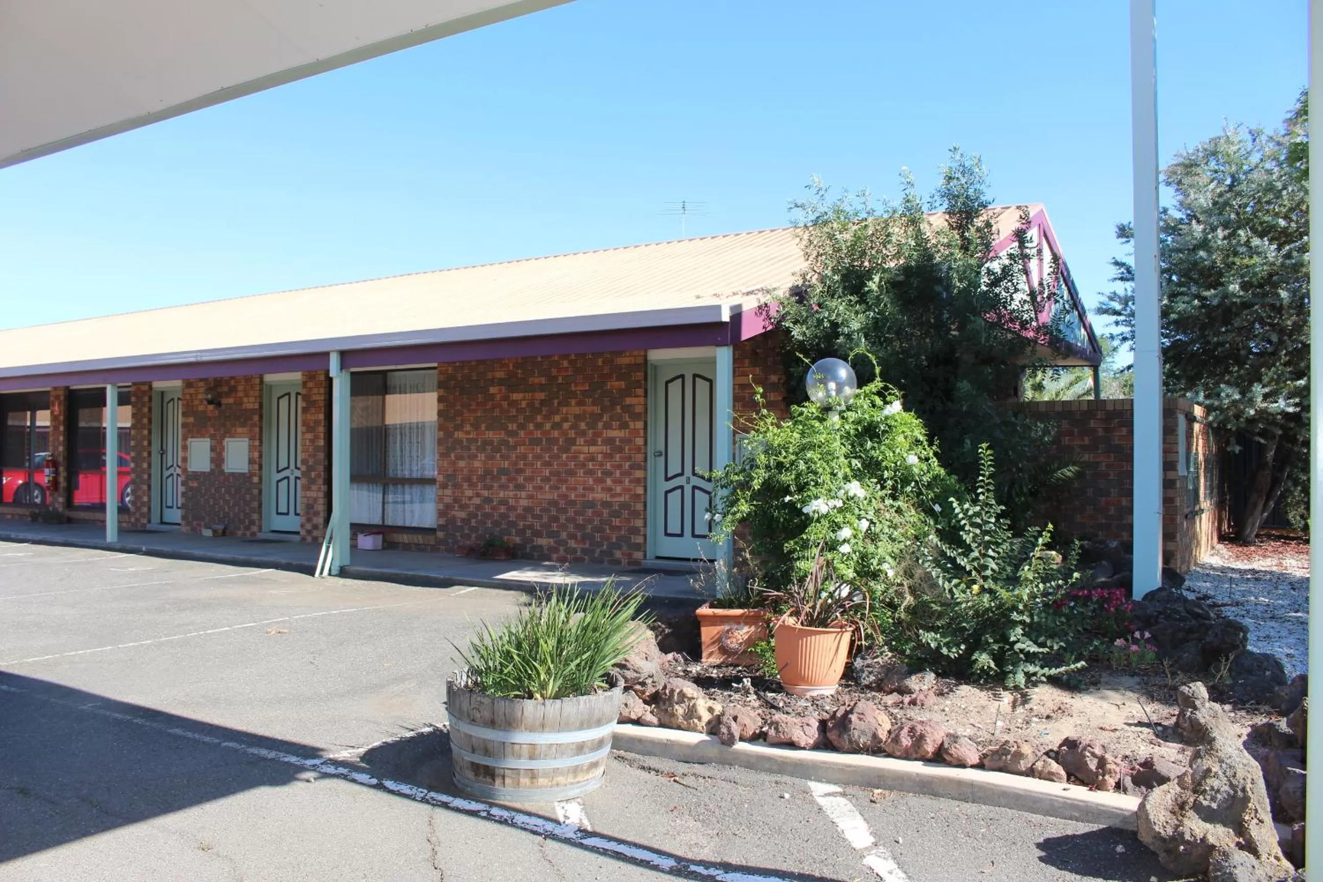 Property building in Horsham Mid City Court Motel