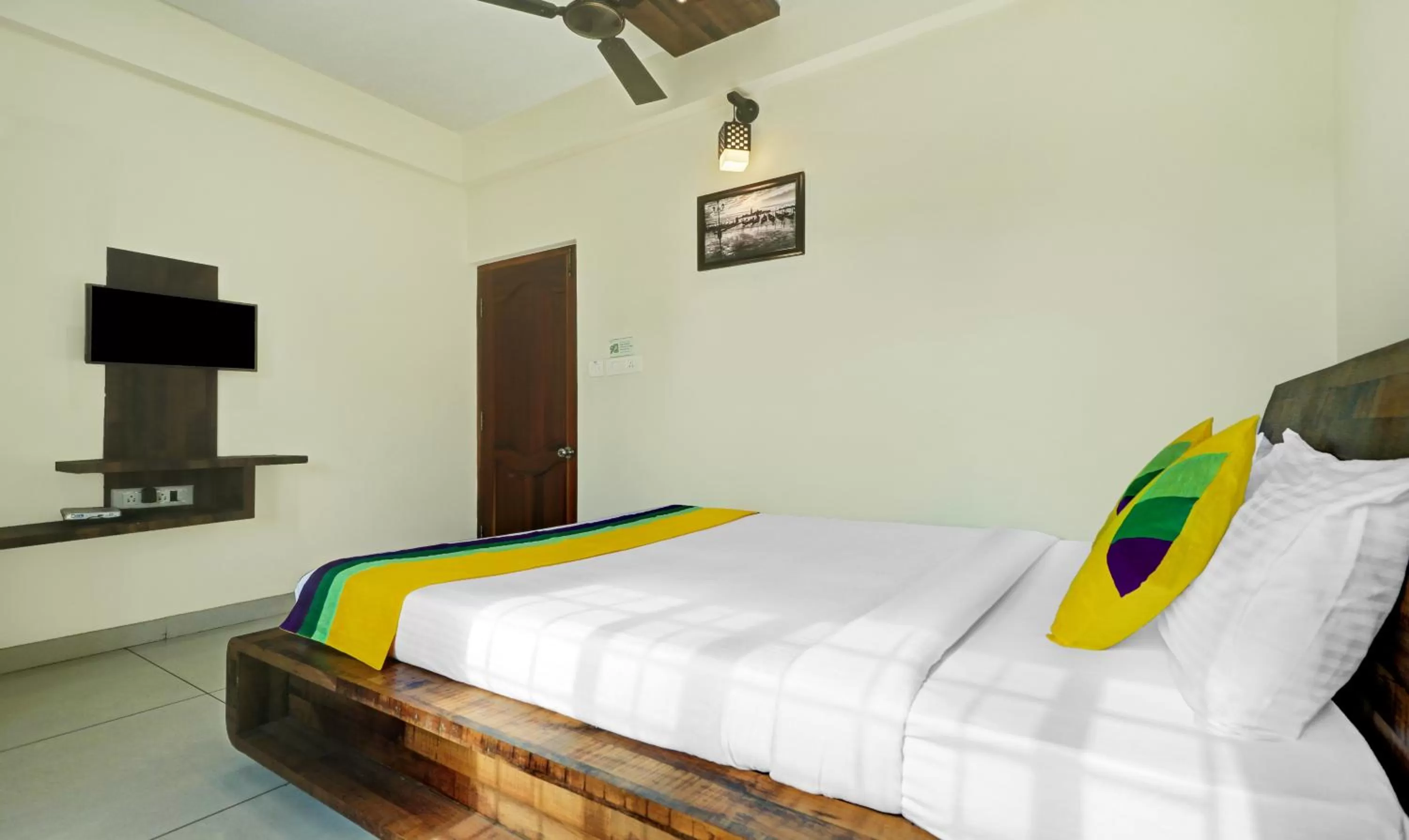 Bed in Itsy By Treebo - Colors Stay