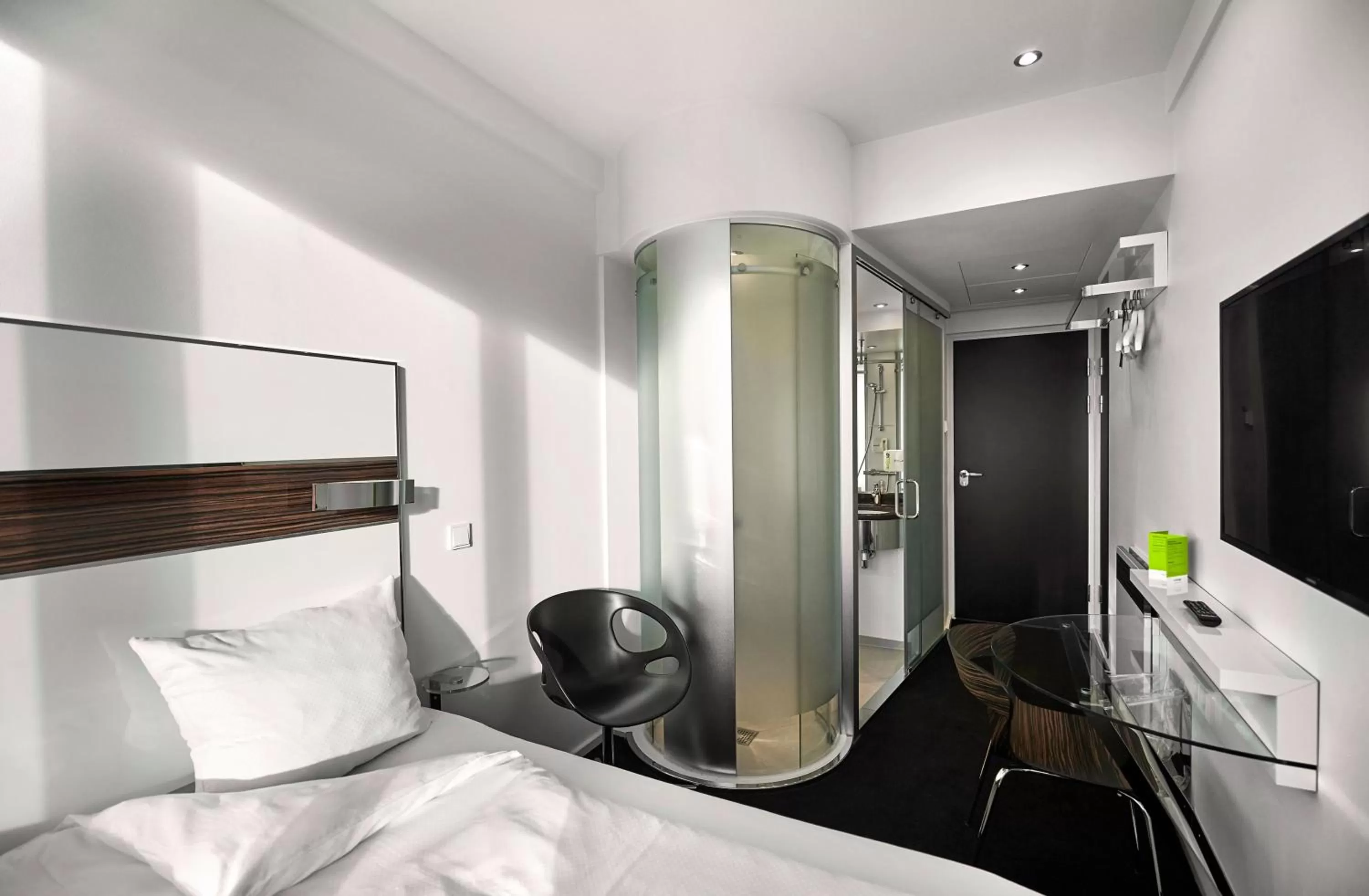 Shower, Bed in Wakeup Copenhagen - Bernstorffsgade