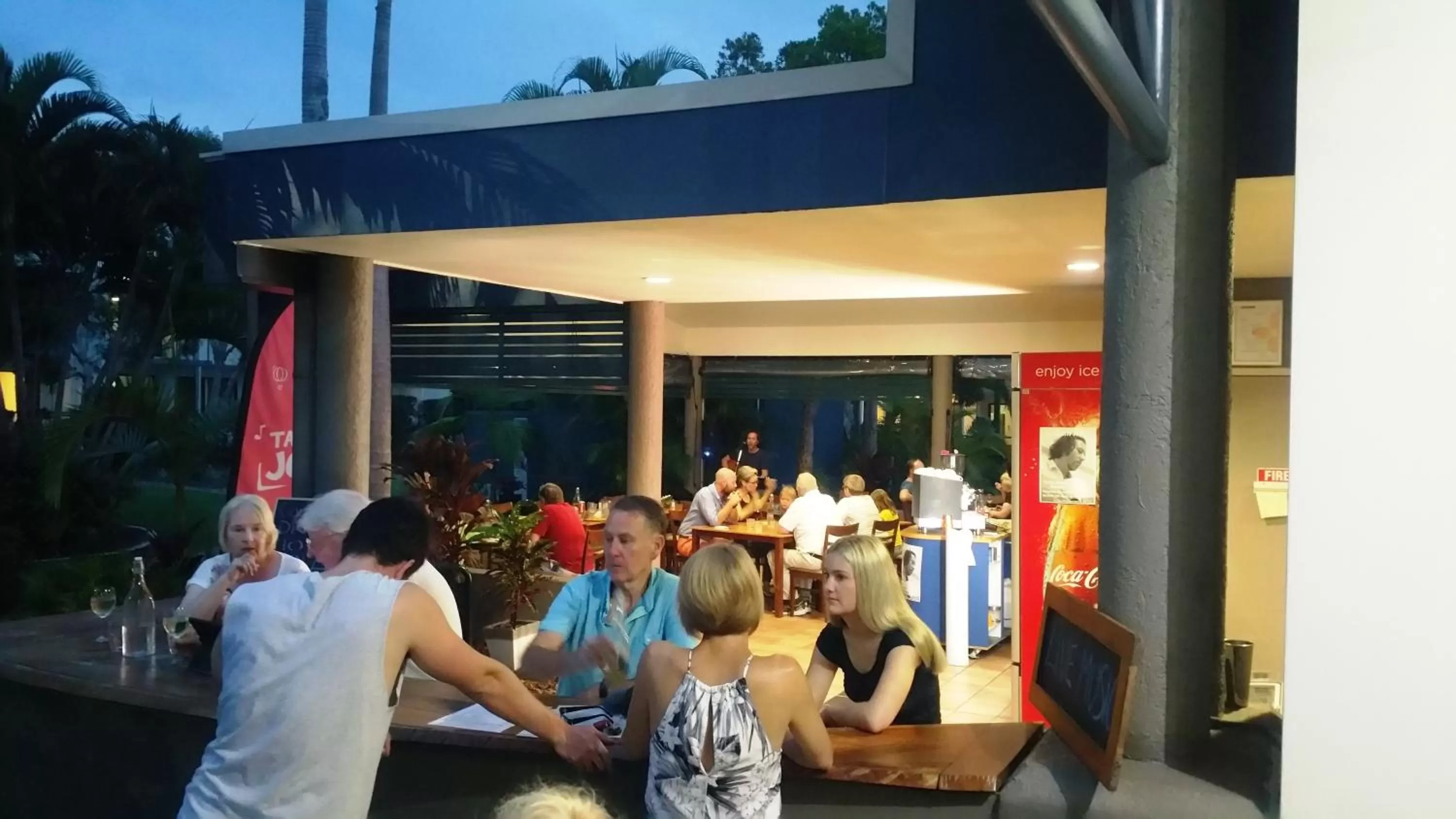 Restaurant/places to eat in Ivory Palms Resort Noosa