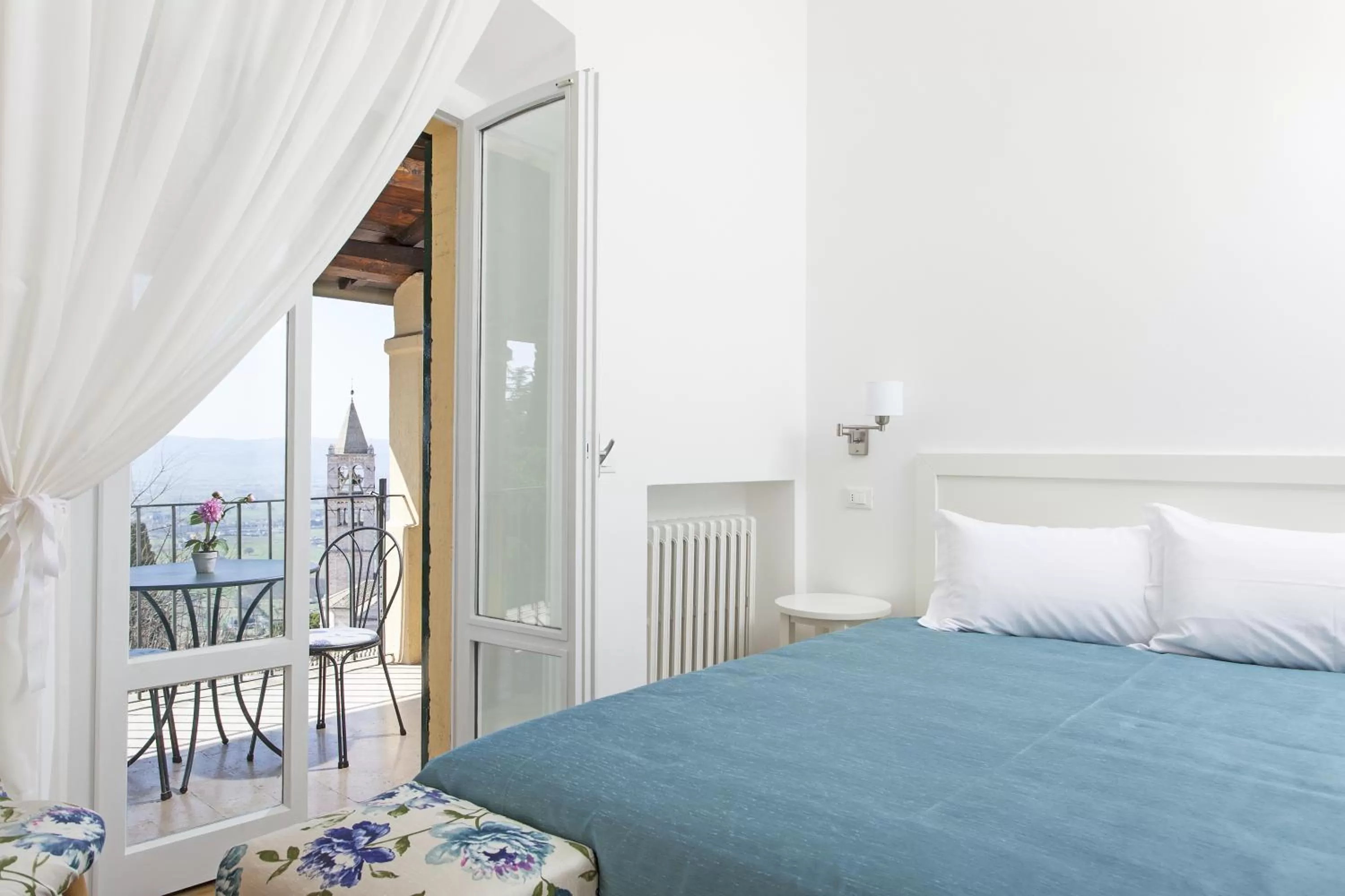 Balcony/Terrace, Bed in Hotel Ideale