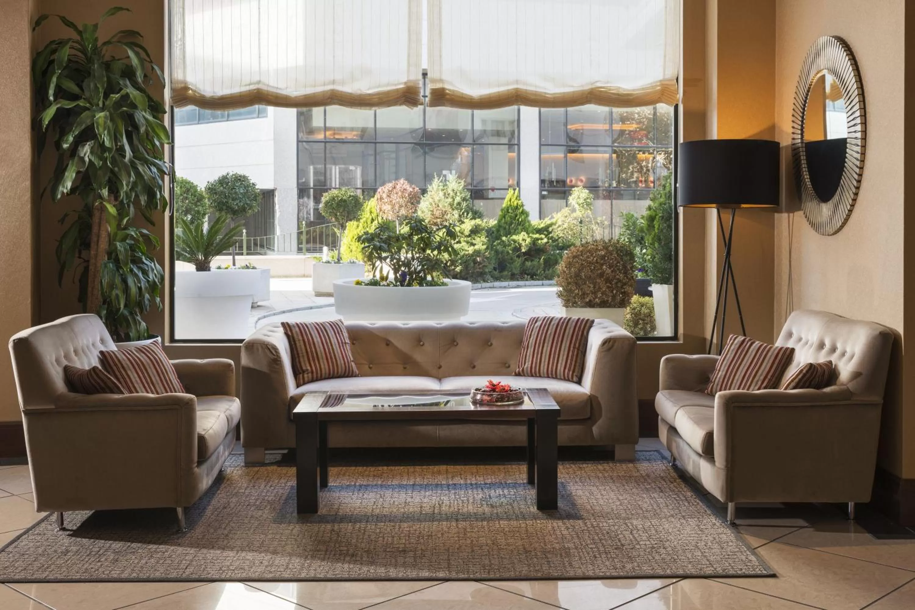 Lobby or reception in Elba Madrid Alcalá