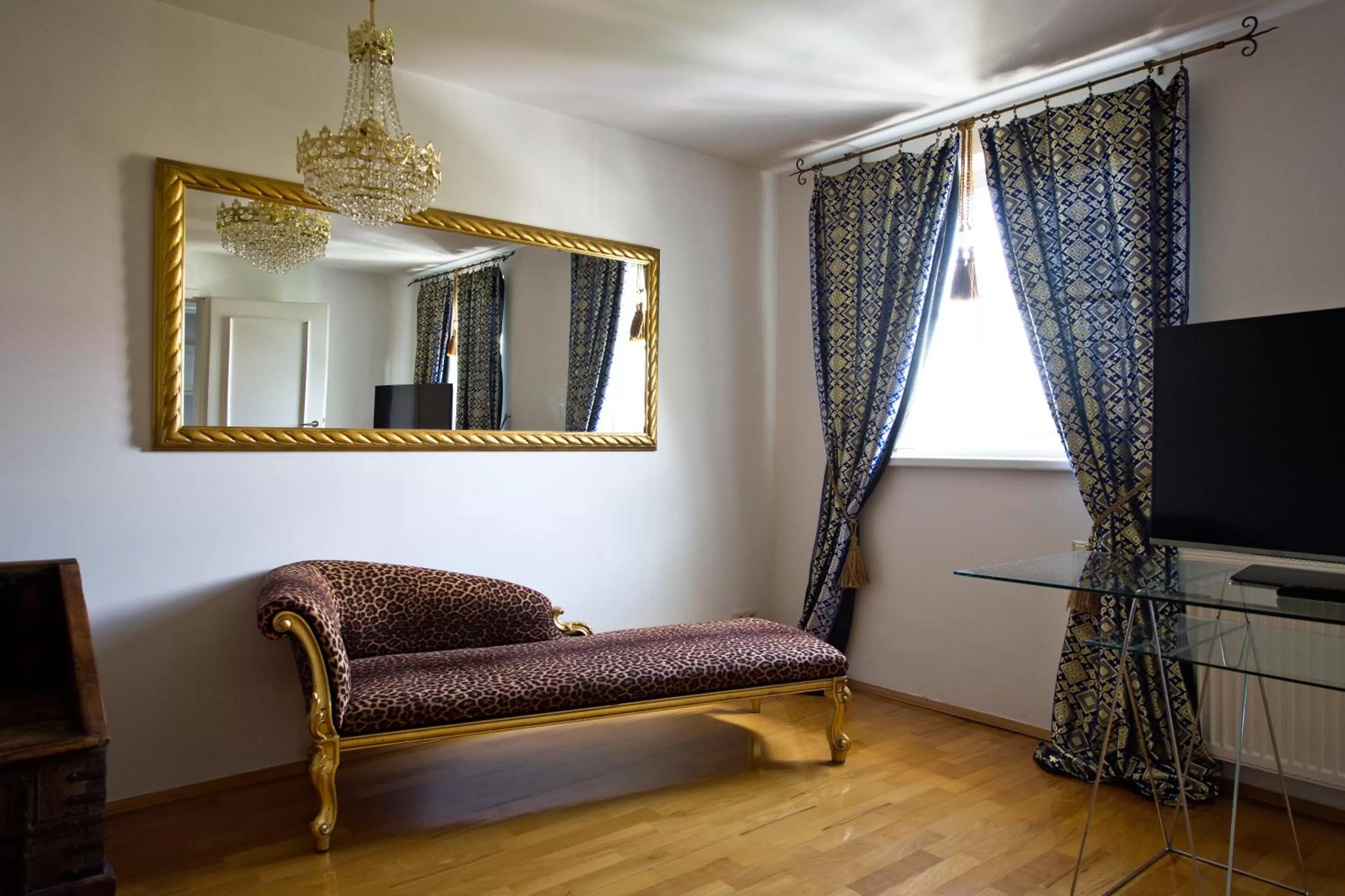 Photo of the whole room in Bon-Apart