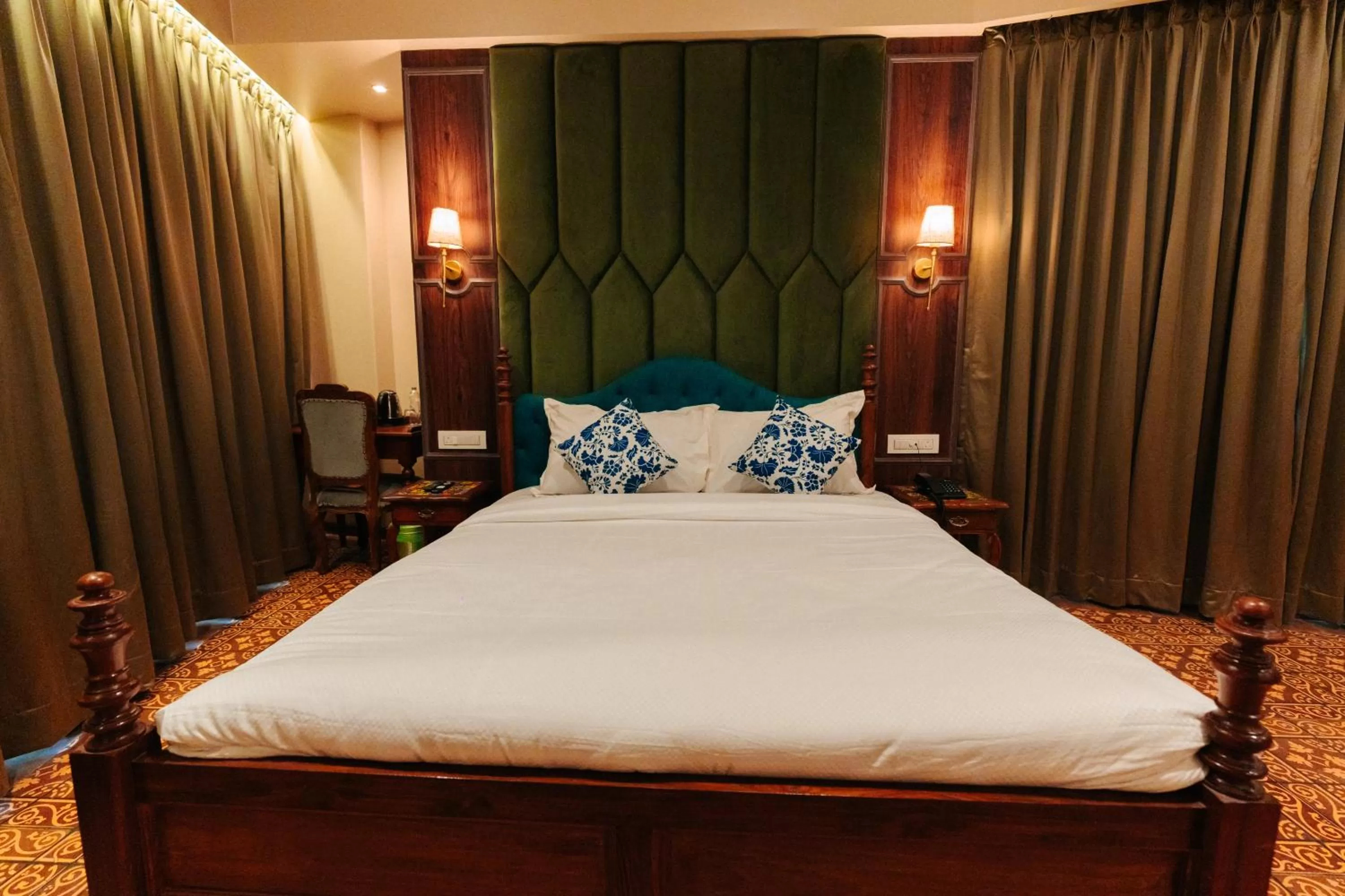 Bed in Arnna Hotel- Goregaon East
