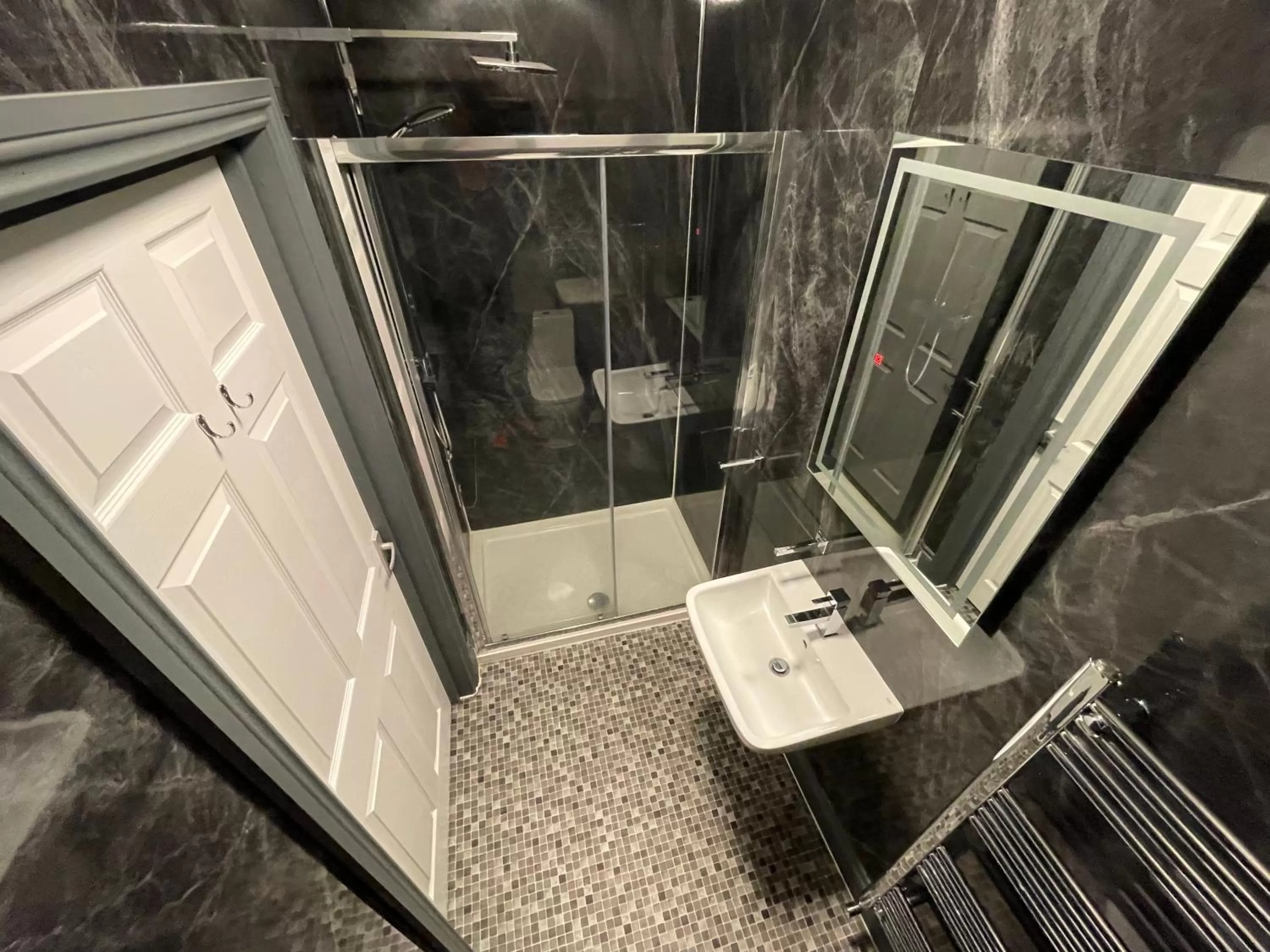 Shower, Bathroom in Cadmore Lodge Bed & Breakfast