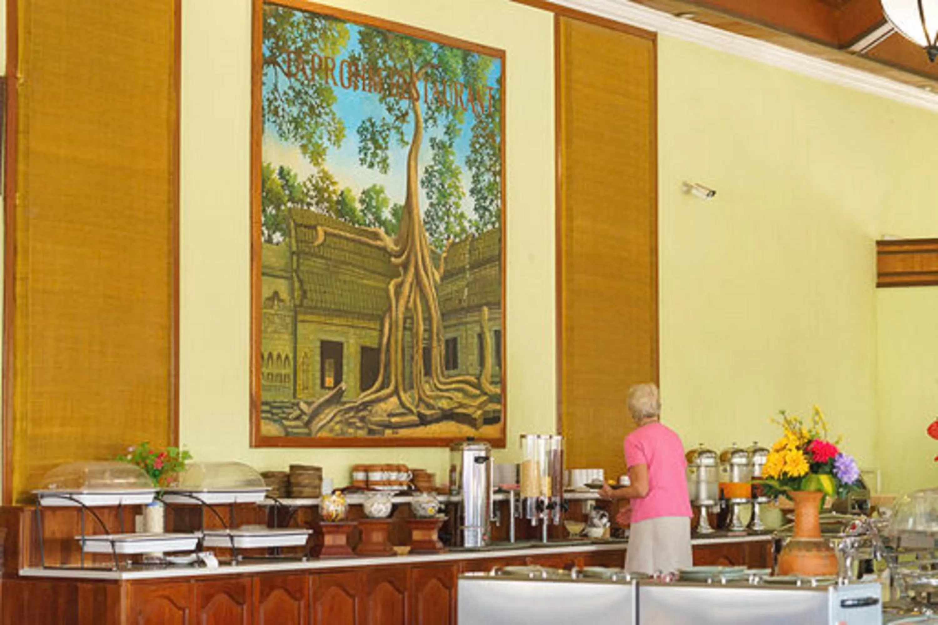 Restaurant/places to eat in Ta Prohm Hotel & Spa