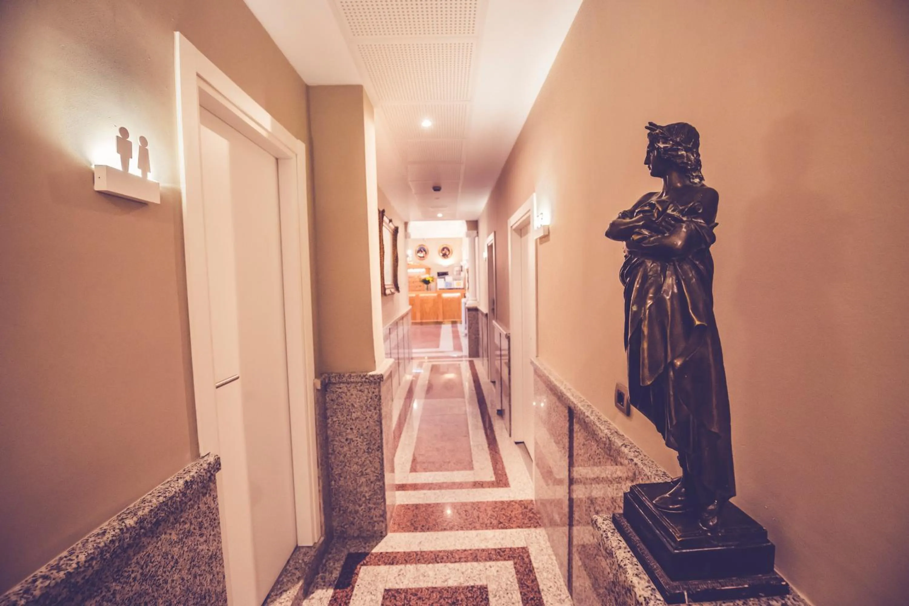 Property building in Hostal Marlasca