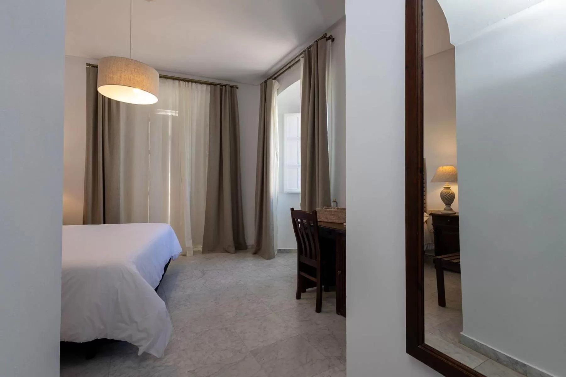 Bedroom, Bed in Hotel Tugasa Casa Palacio Medina Sidonia