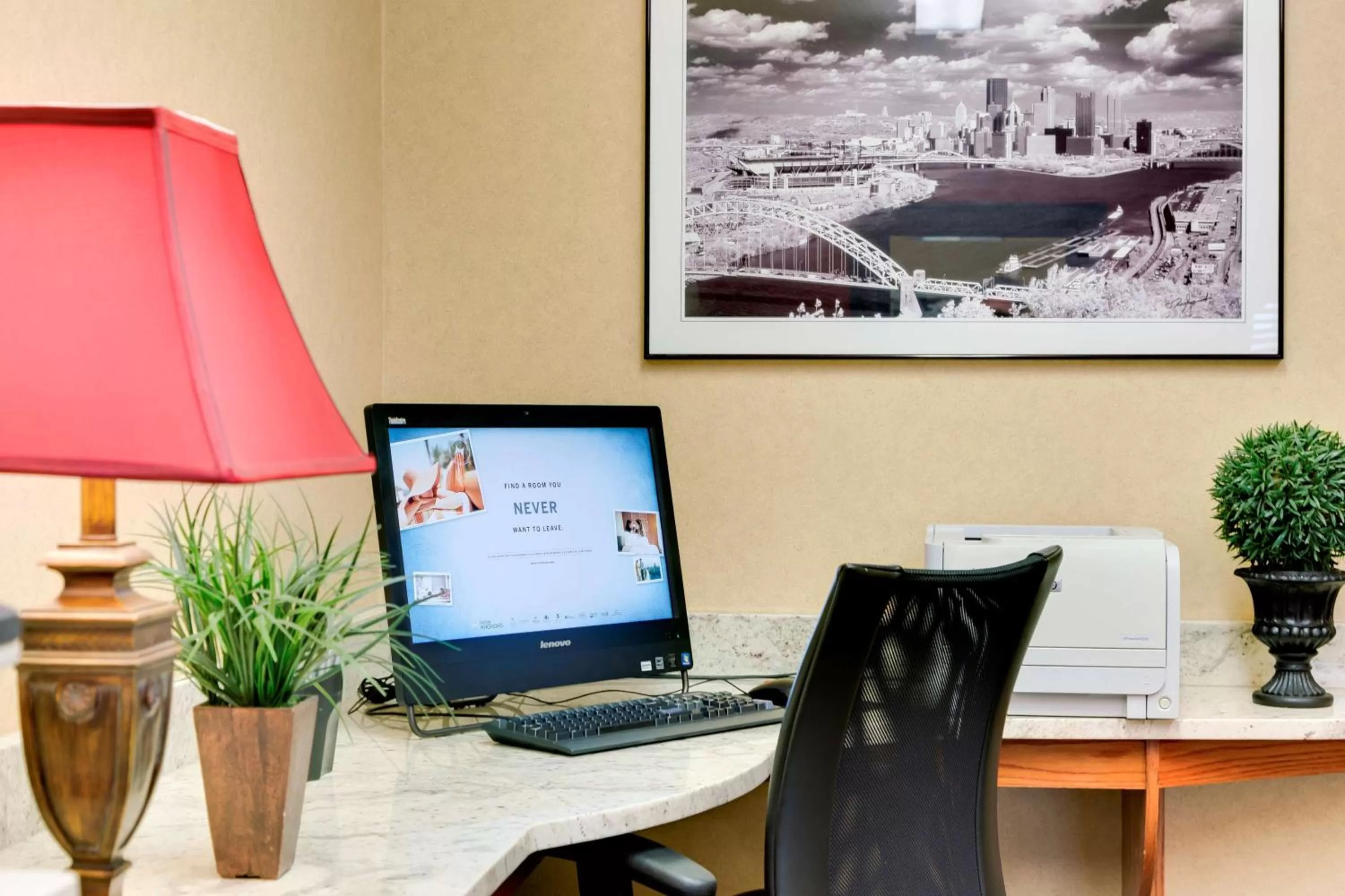 Business facilities in Hampton Inn Pittsburgh/Airport