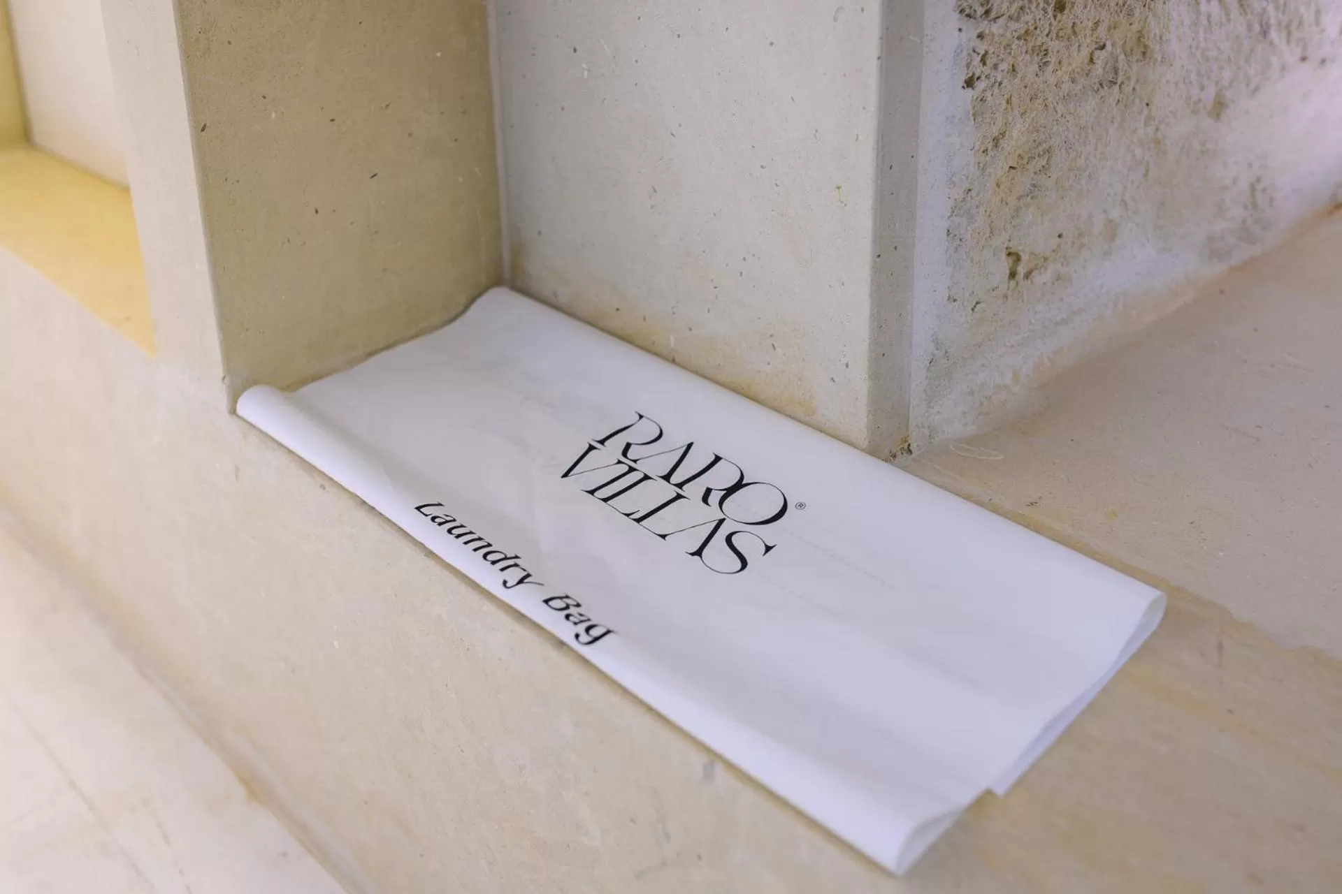 Logo/Certificate/Sign in Vico Bianco Raro Villas Smart Rooms Collection