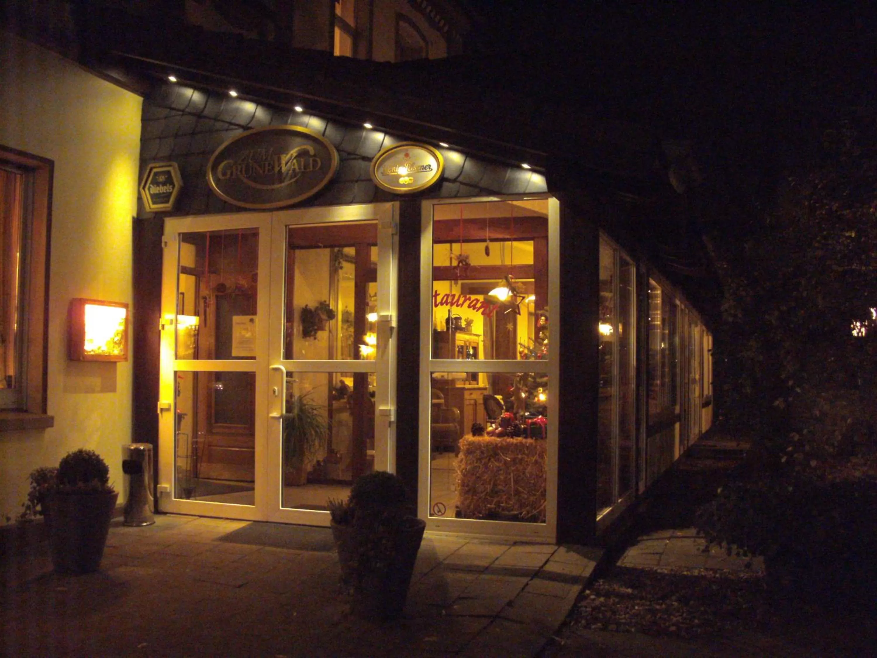 Facade/entrance in Hotel Zum Grunewald
