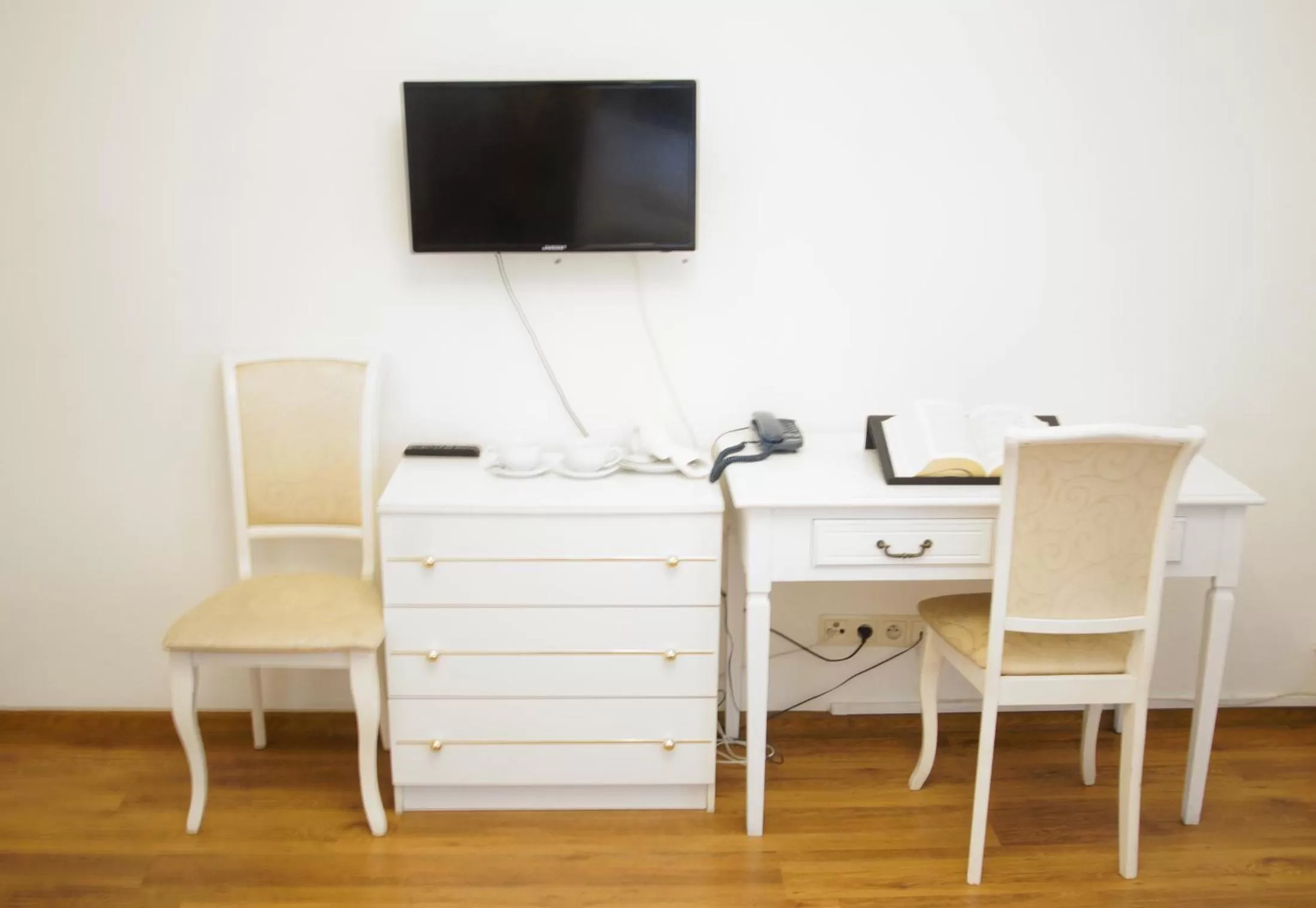 Photo of the whole room in Pokoje Gościnne Dom Literatury