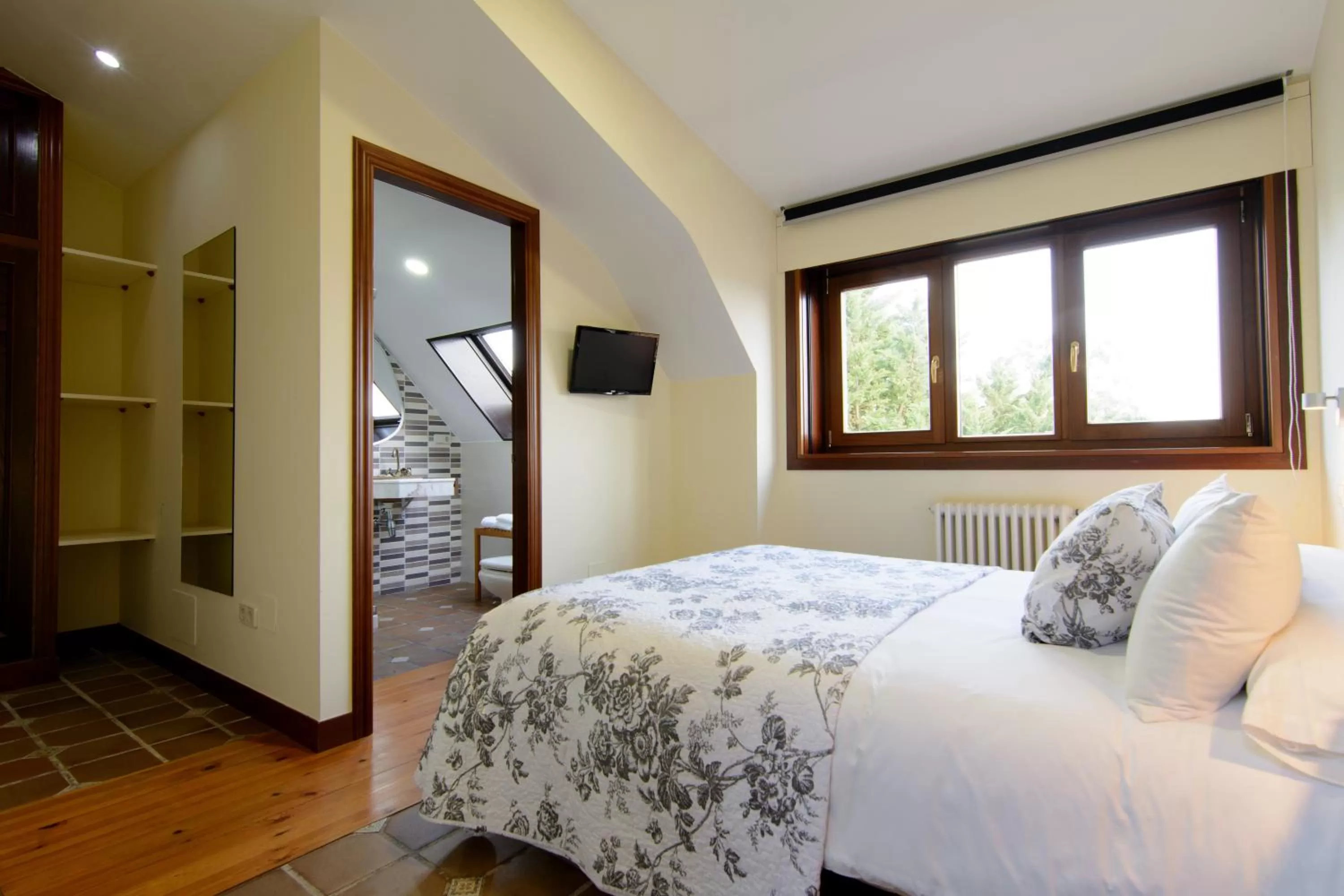 Photo of the whole room, Bed in Casa do Marqués