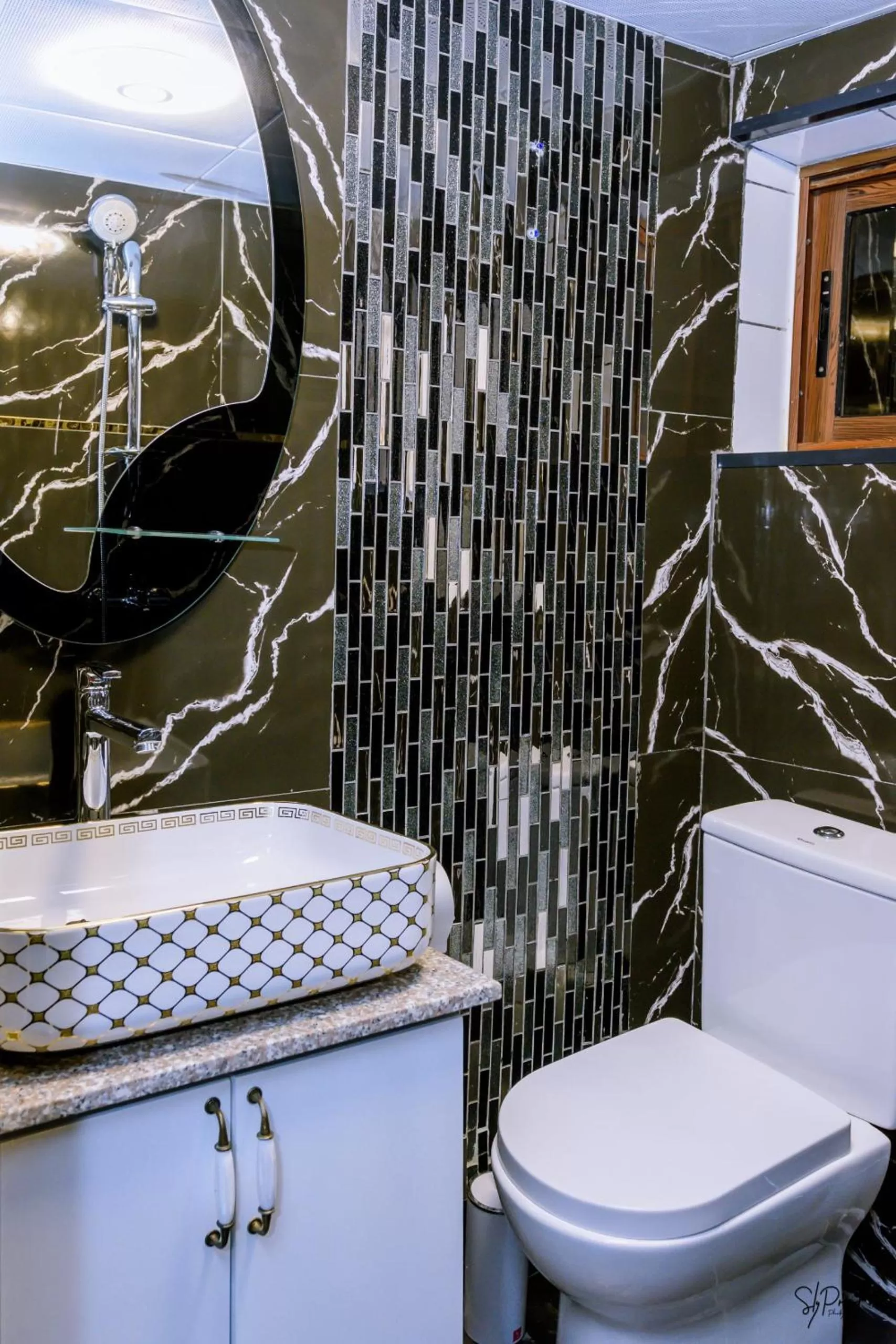 Bathroom in Hôtel La Principauté Douala Bonapriso