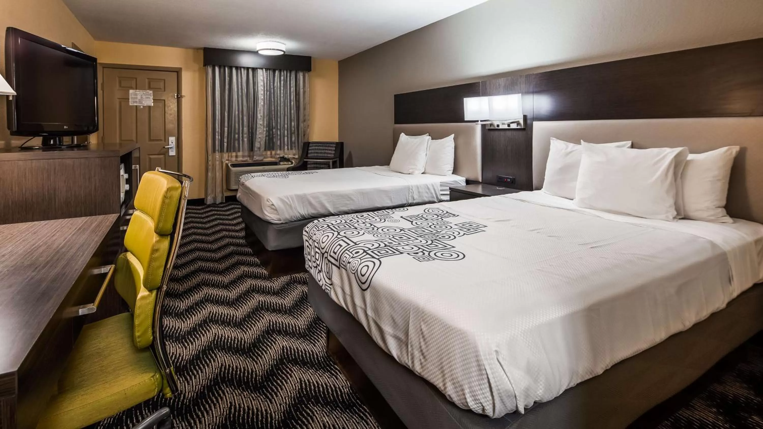 Photo of the whole room, Bed in Best Western Jacksonville near Little Rock Air Force Base