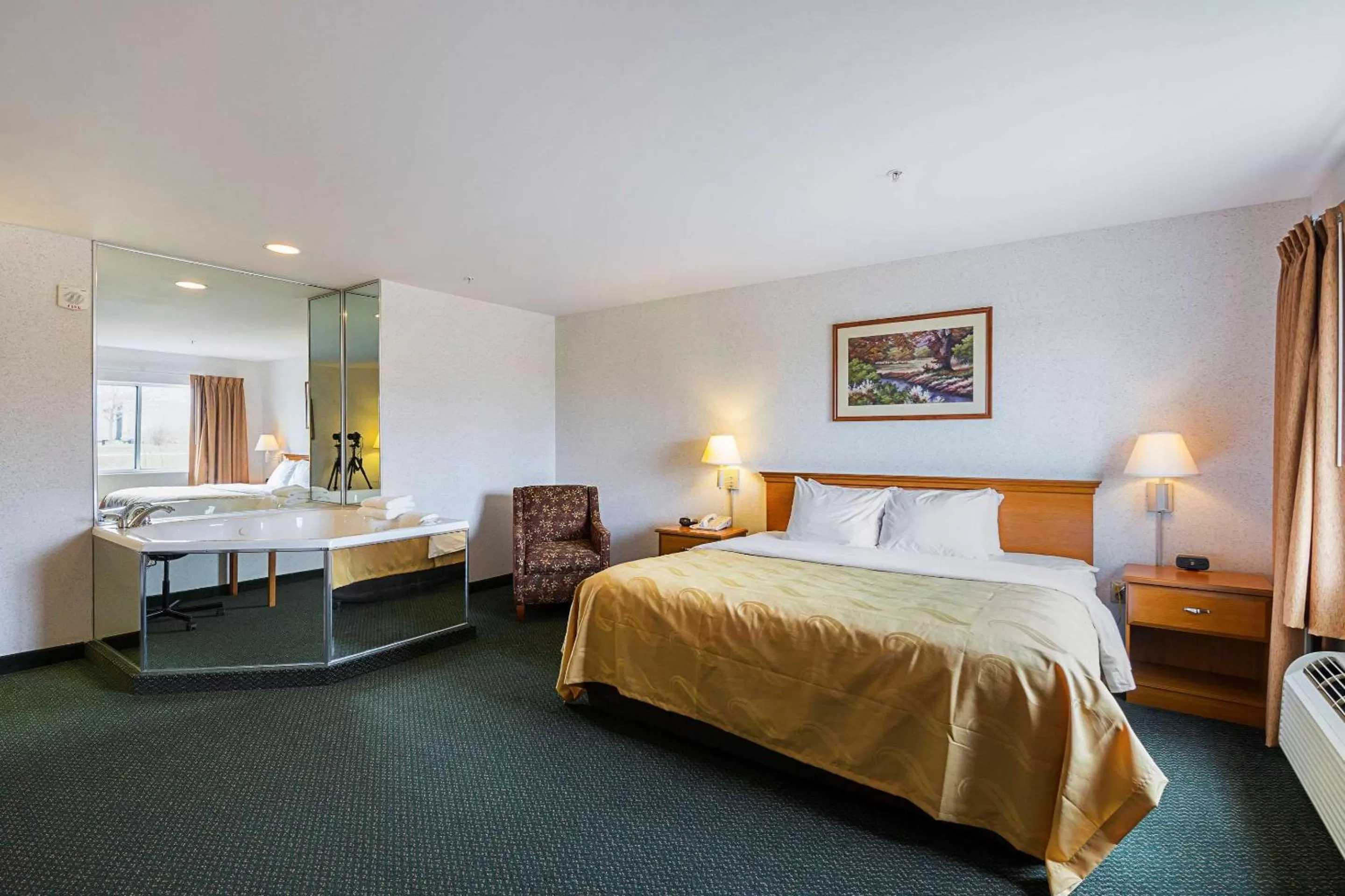 Photo of the whole room, Bed in Quality Inn & Suites Belmont - Platteville