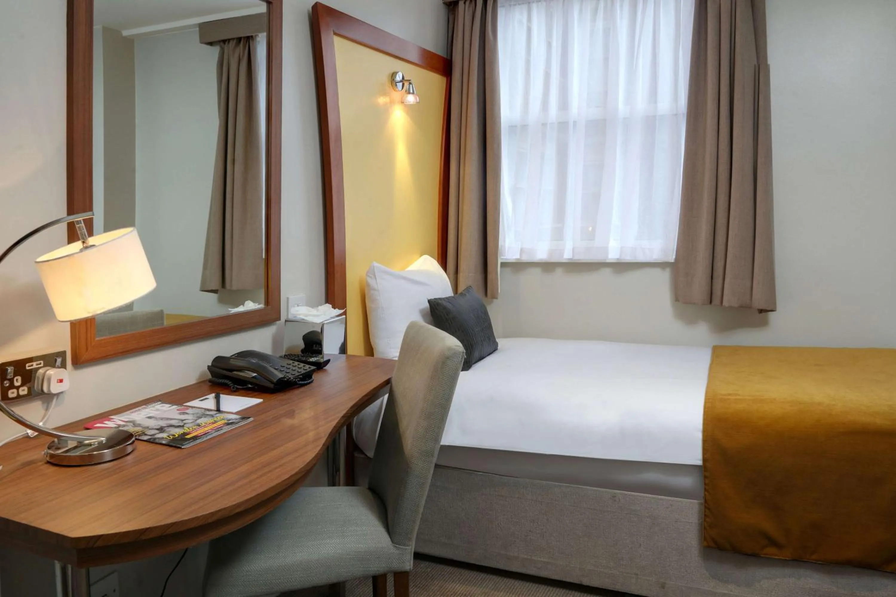 Photo of the whole room in Corus Hyde Park Hotel