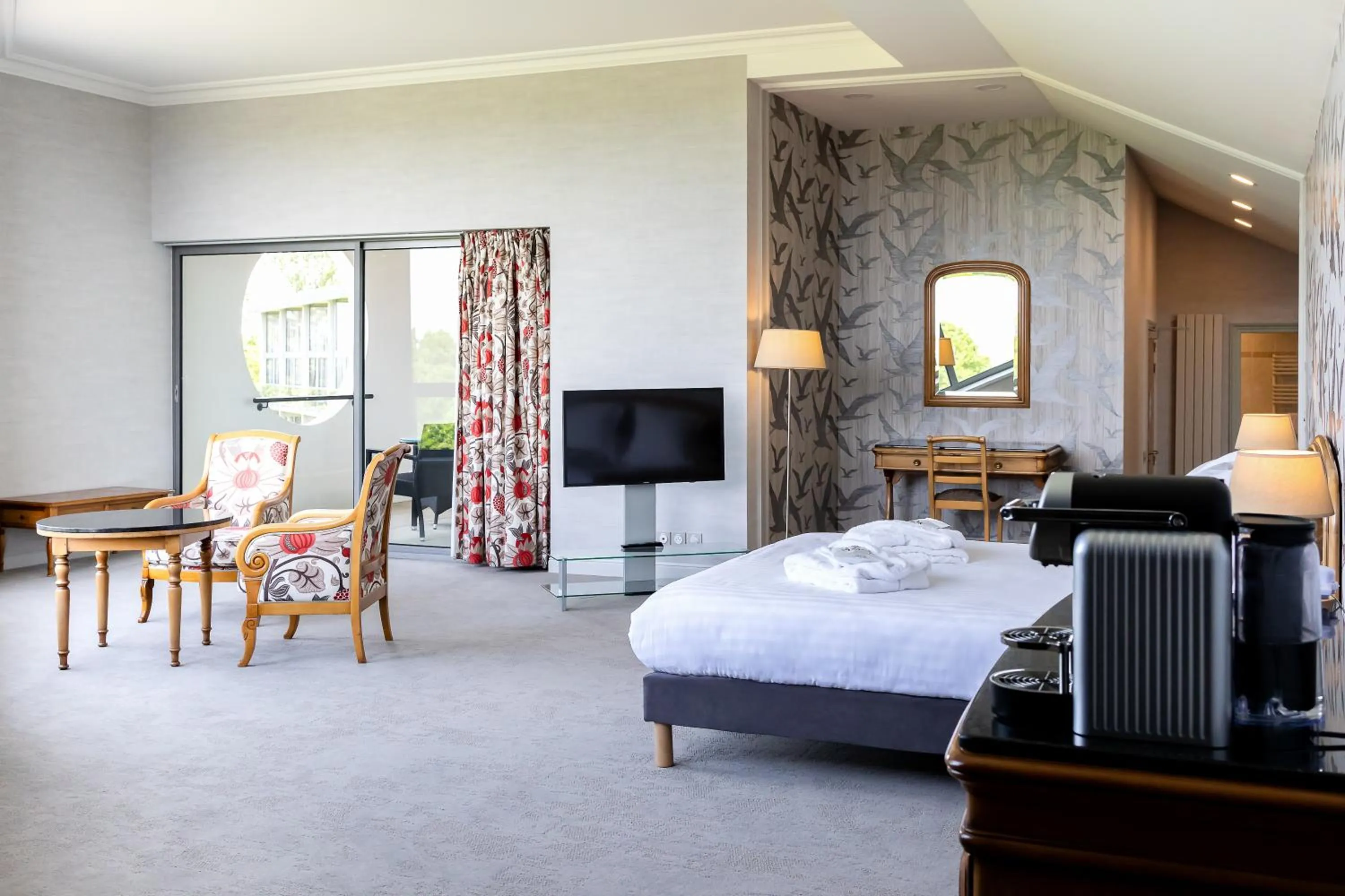 Photo of the whole room, Bed in Le Relais Saint Michel