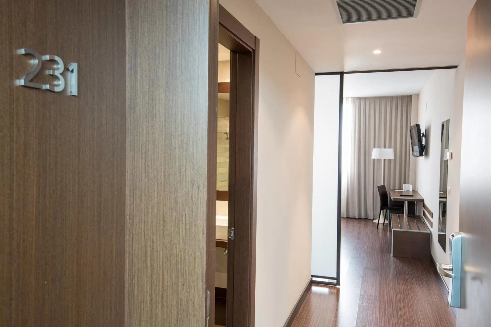 Photo of the whole room in ARVA Abad San Antonio