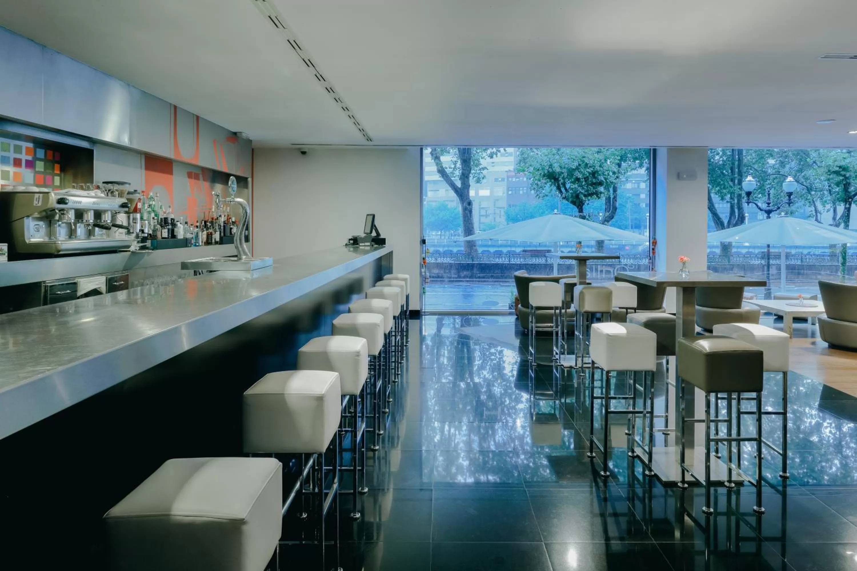 Lounge or bar in Hesperia Bilbao