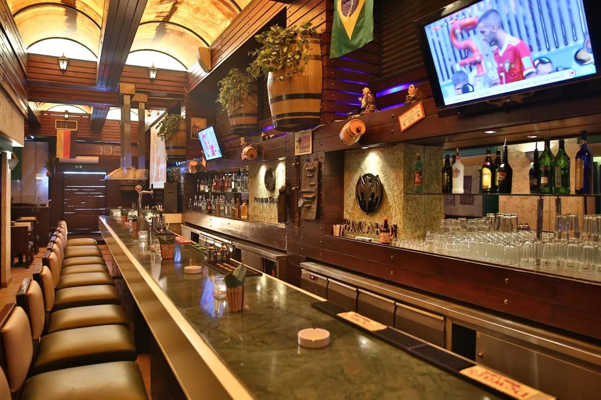 Restaurant/places to eat in Hisham Hotel