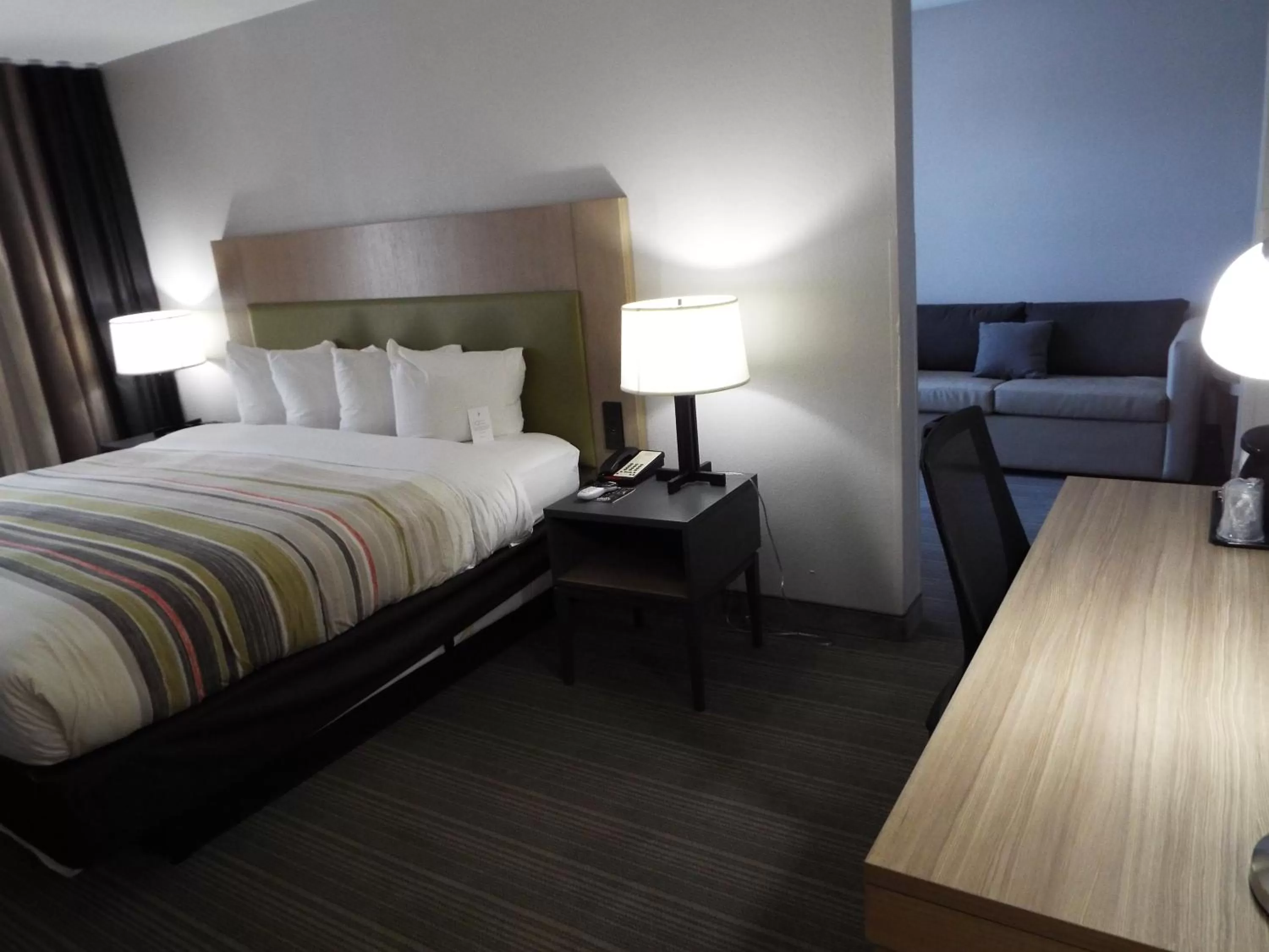 Photo of the whole room, Bed in Country Inn & Suites By Radisson, McDonough, GA