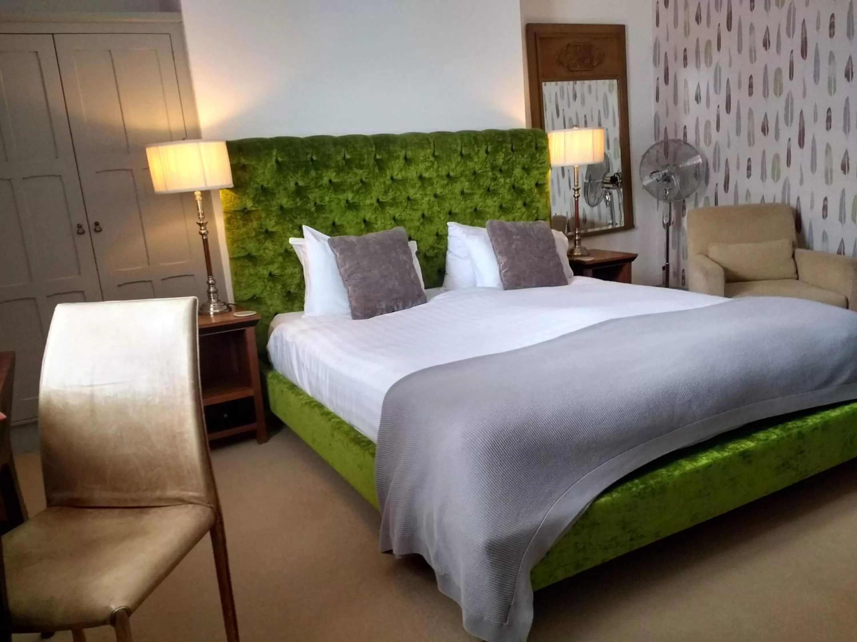 Bedroom, Bed in Browns Hotel