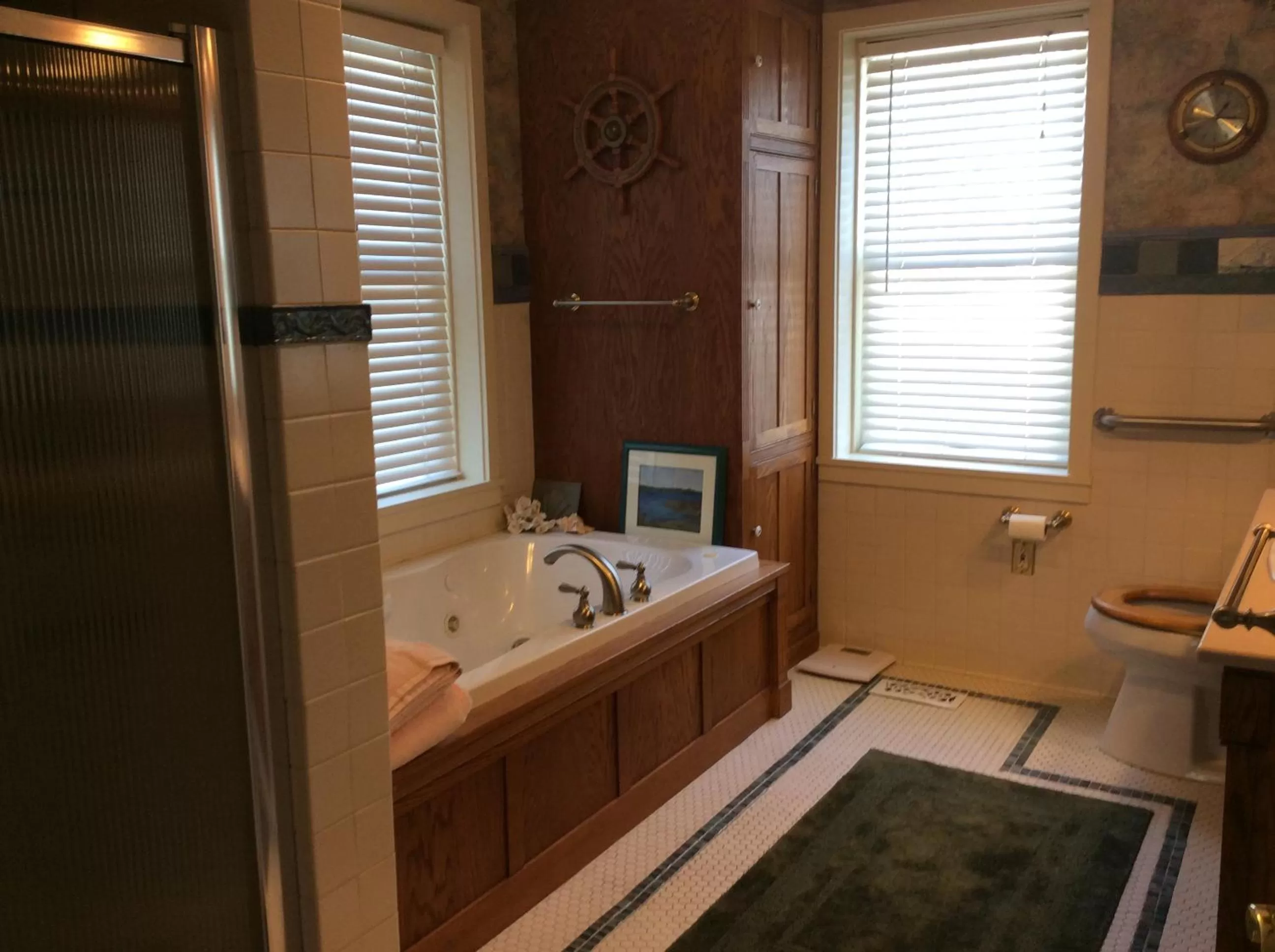 Bathroom in Clary Lake Bed and Breakfast