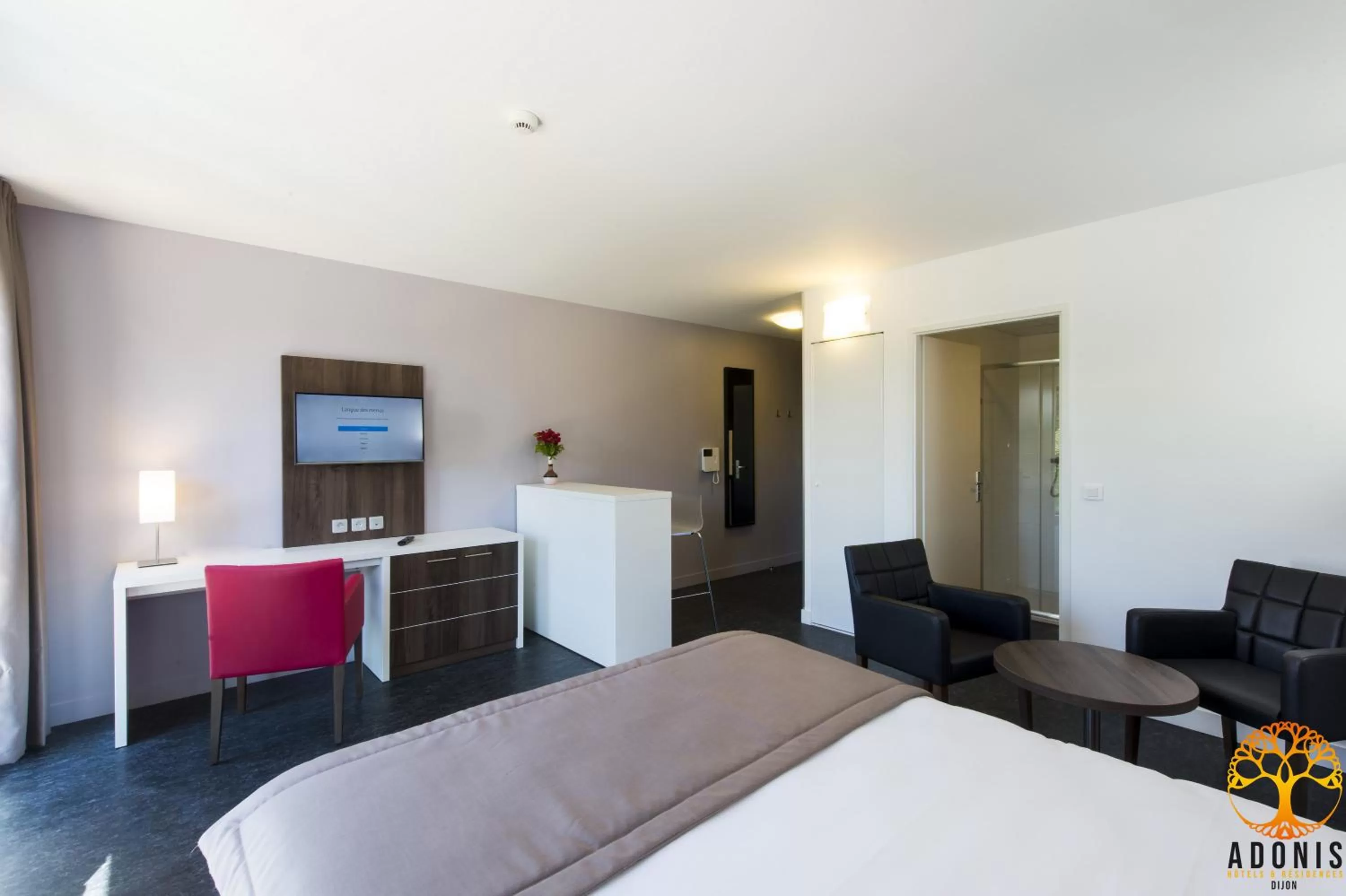 Bed in Adonis Dijon Maison Internationale