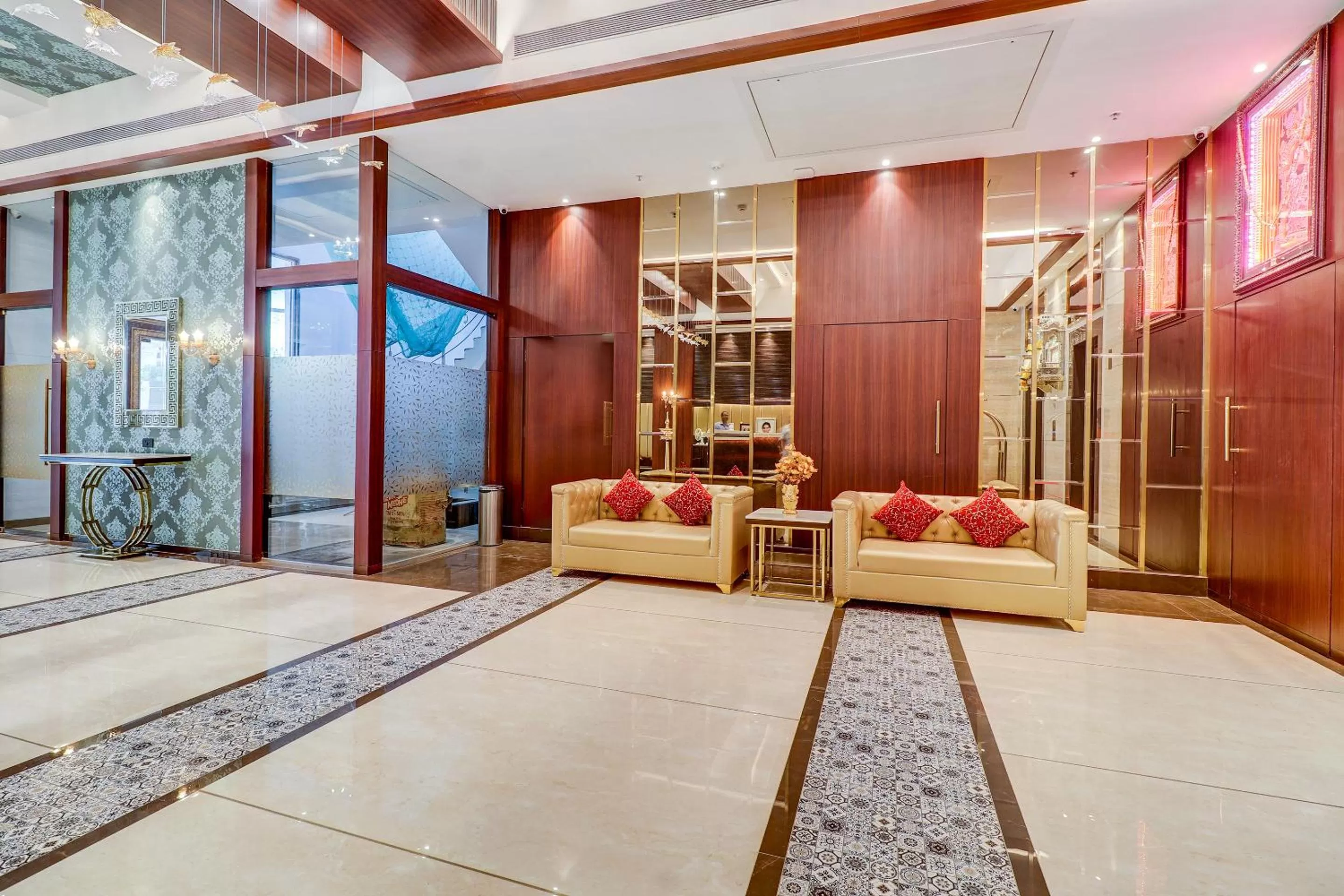 Lobby or reception in Hotel Gurudev Grand
