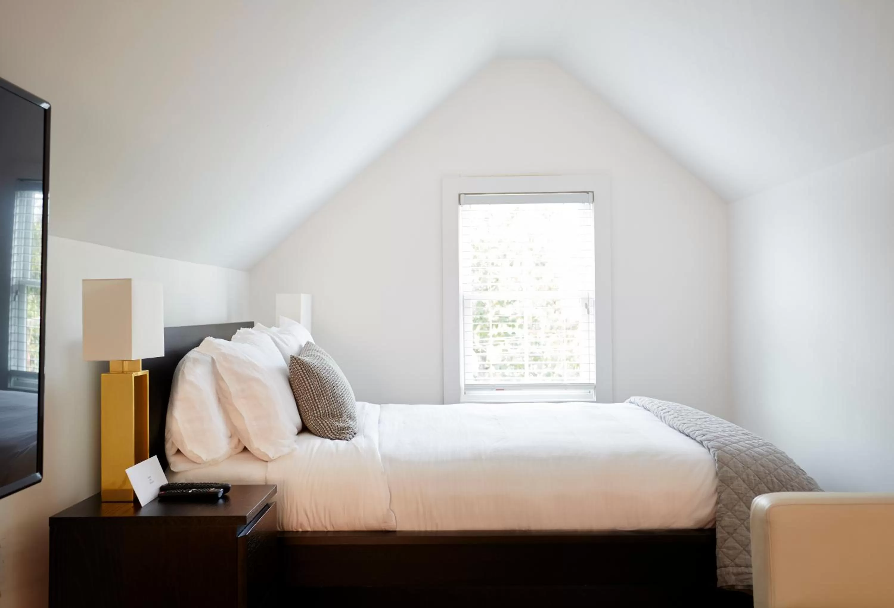 Bed in Station Inn Pawling