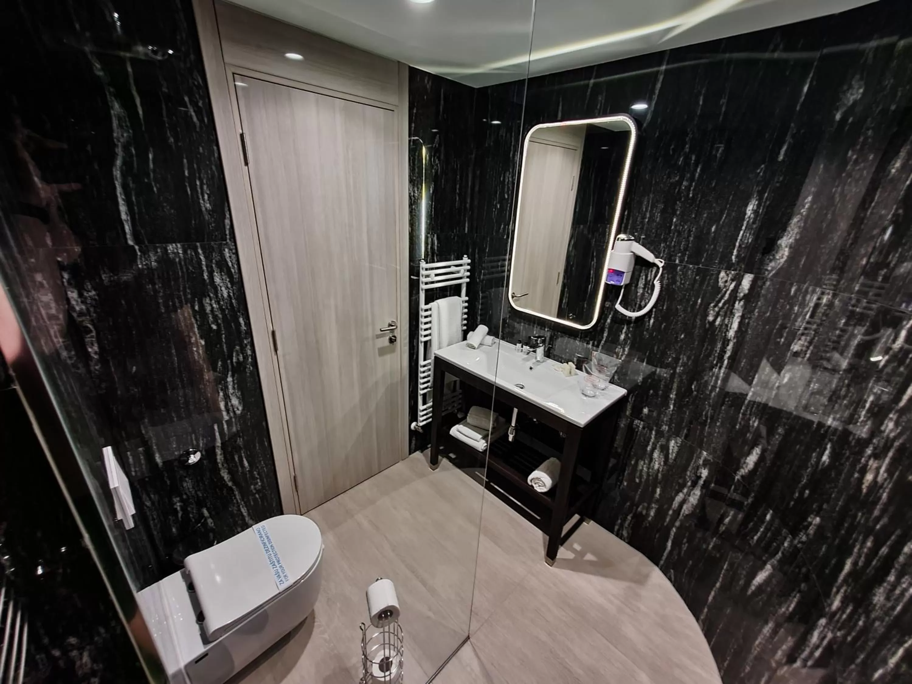 Bathroom in Hotel City Code